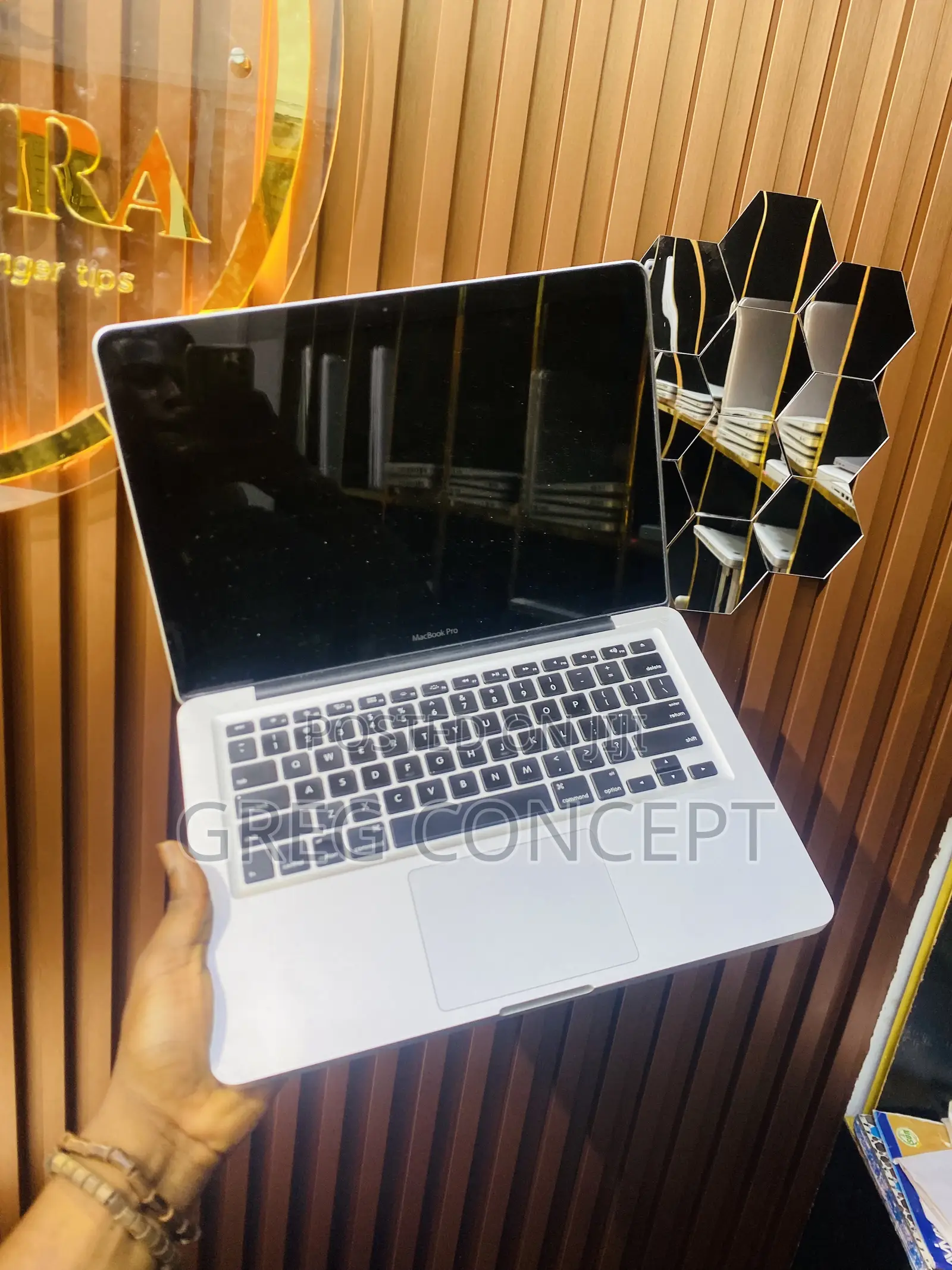 Laptop Apple MacBook Pro 8GB Intel Core I5 HDD+SSD 500GB