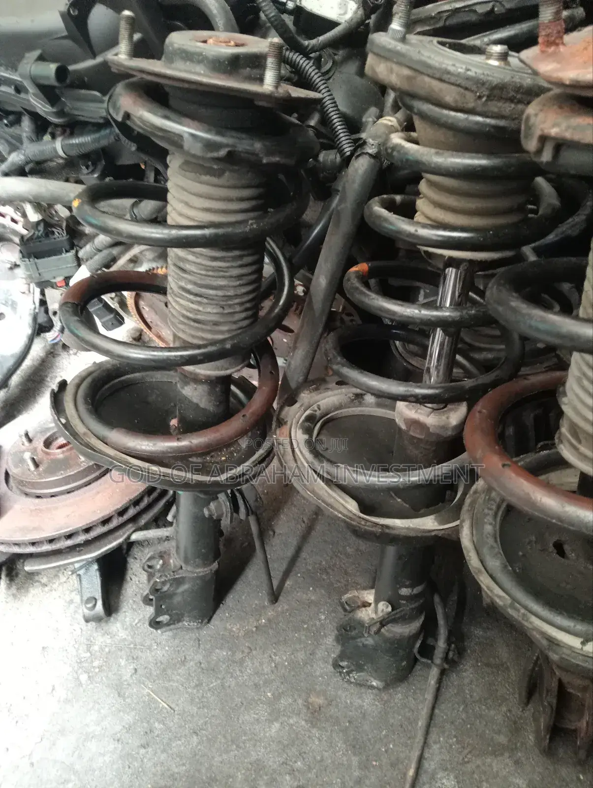 Toyota Front Shock Absorber Highlander 2005 Model