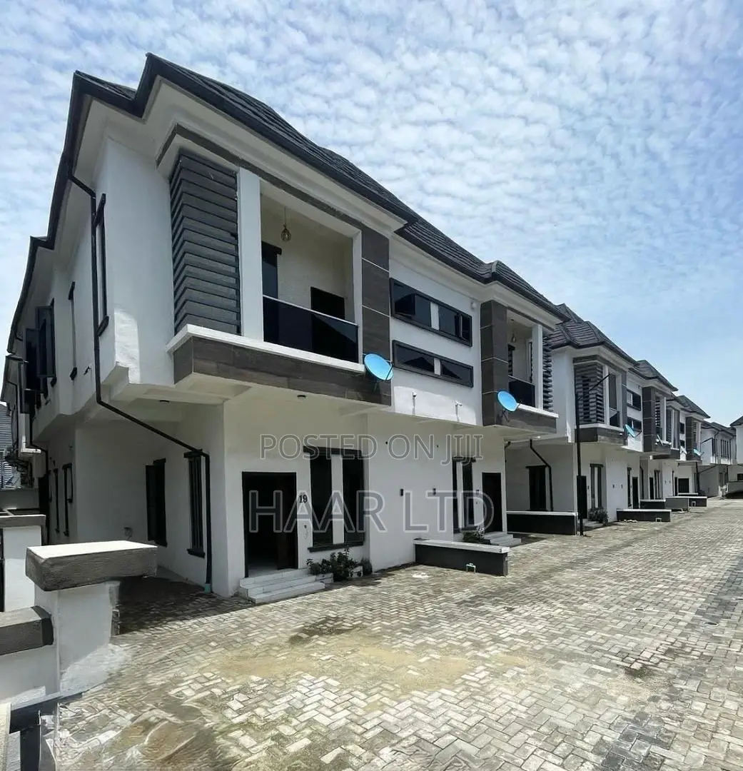 4bdrm Duplex in Lekki Phase 2 for rent
