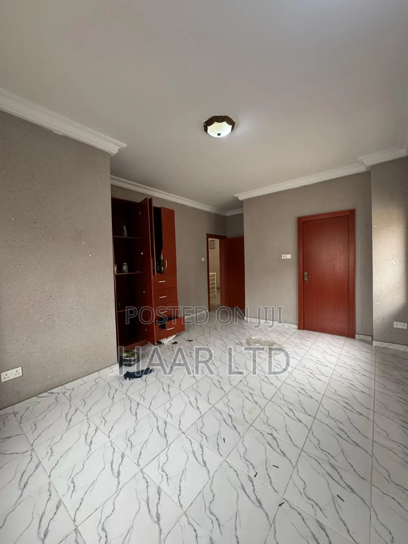 3bdrm Apartment in Lekki Phase 1 for rent