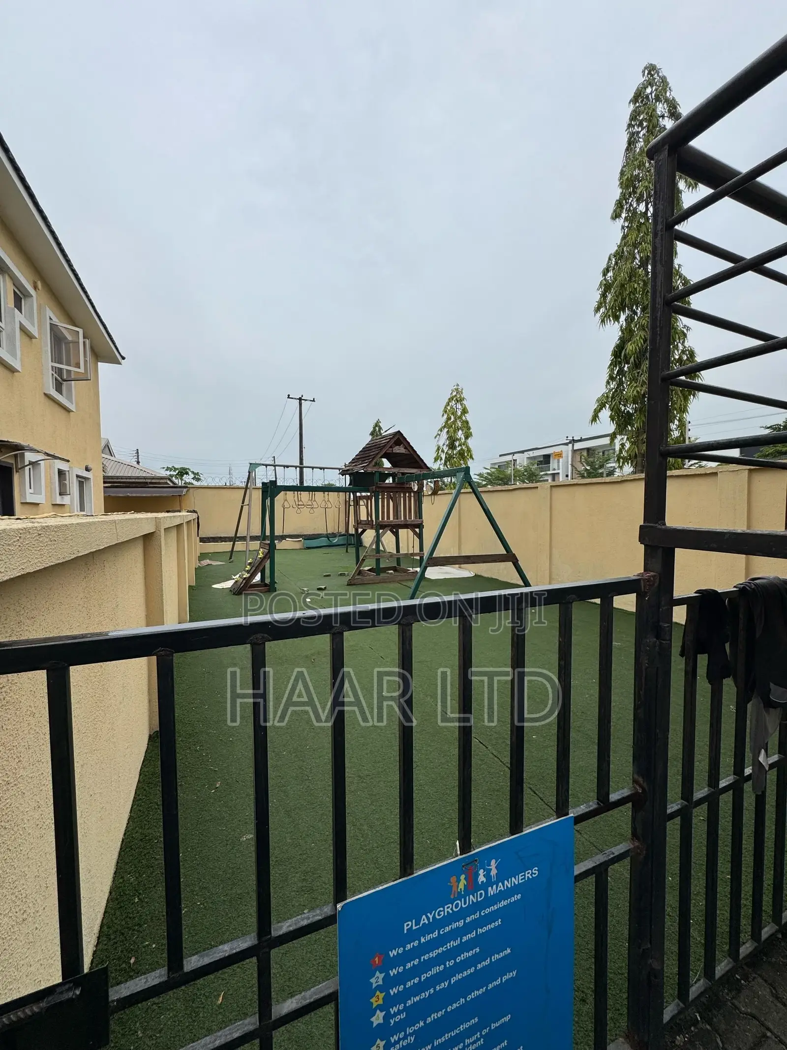 3bdrm Apartment in Lekki Phase 1 for rent