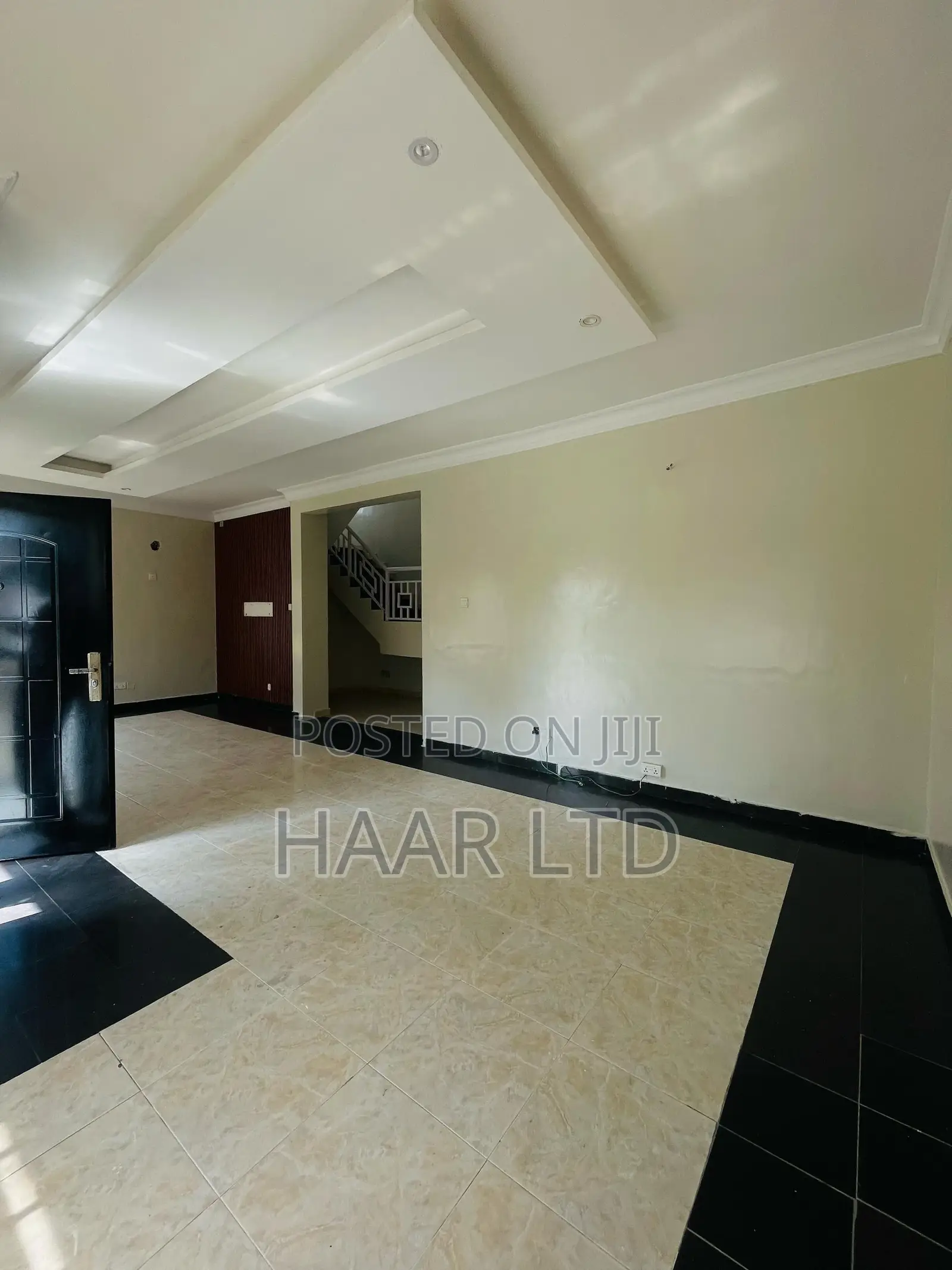 4bdrm Duplex in Chevron for rent