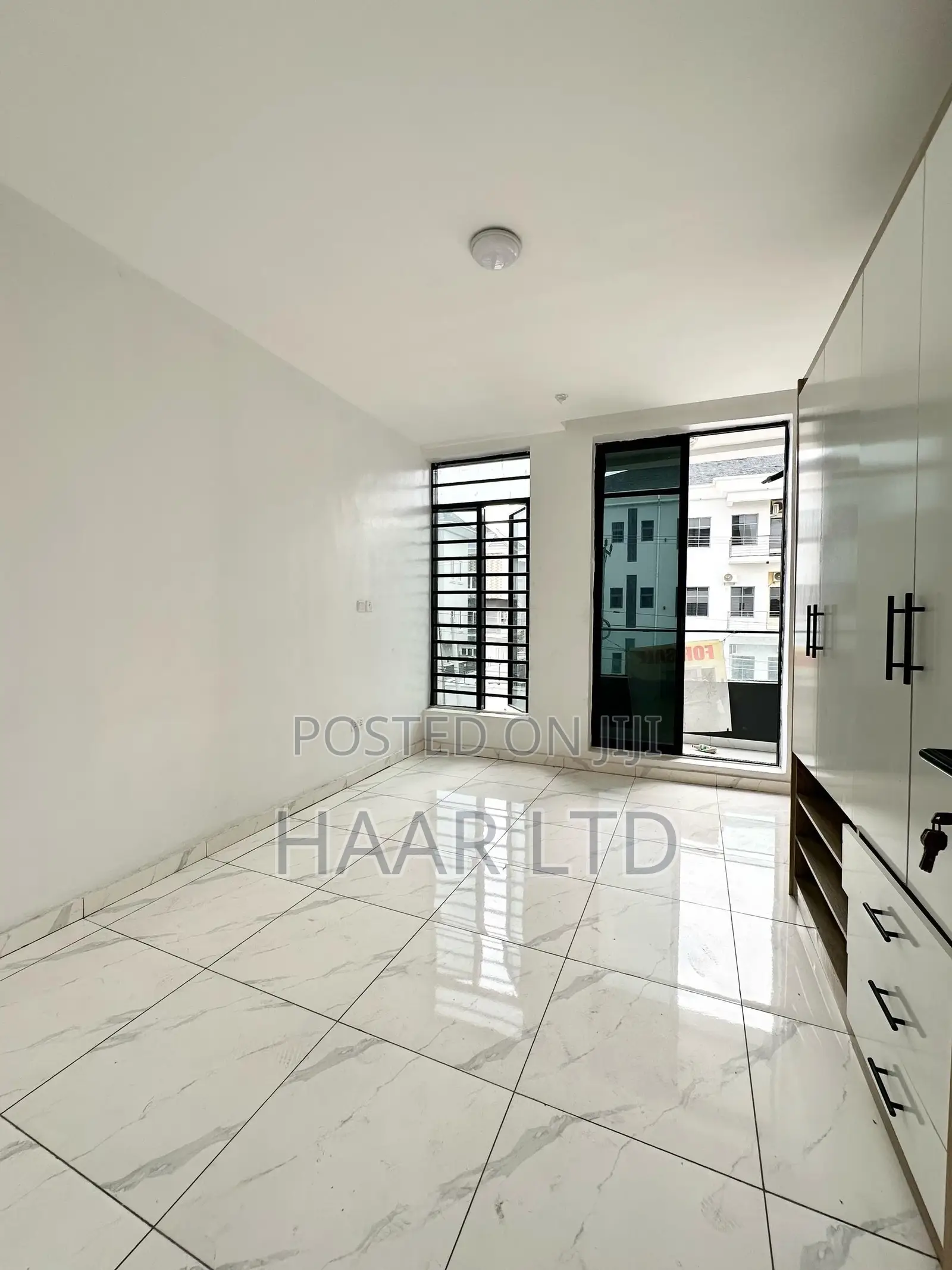 3bdrm Apartment in Lekki Phase 2 for rent