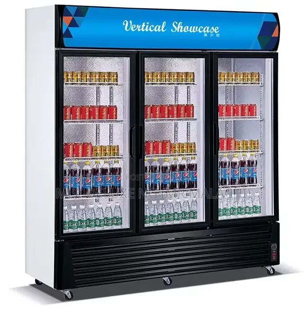 3 Doors Commercial Type Vertical Chiller For Drinks And Cake