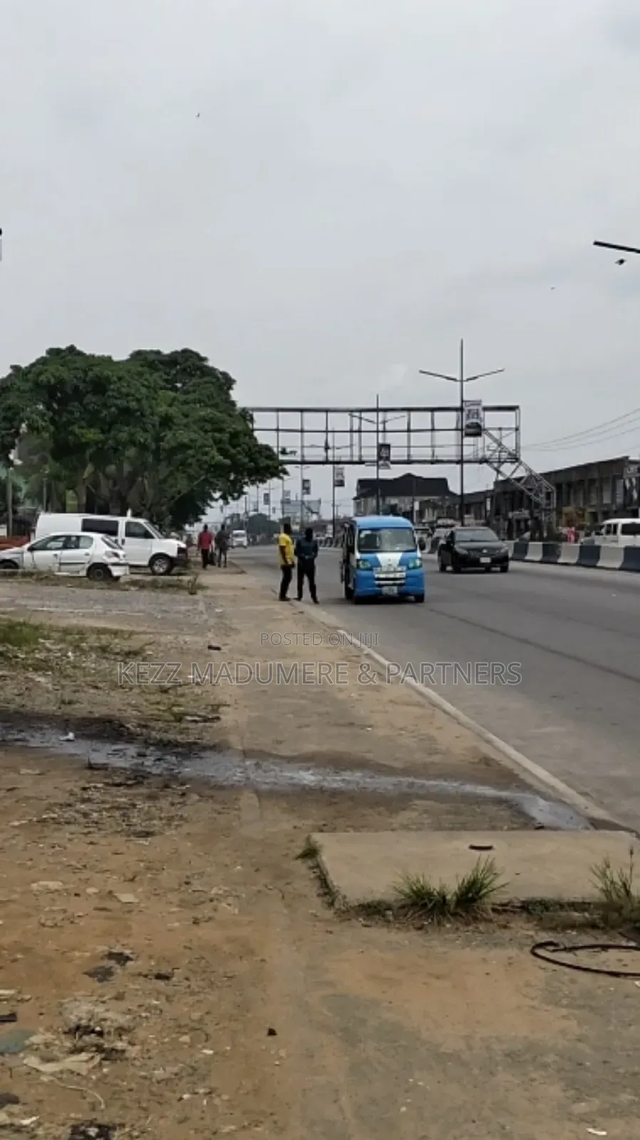 For Sale : 41⁄2 Plots on Aba Road Port Harcourt