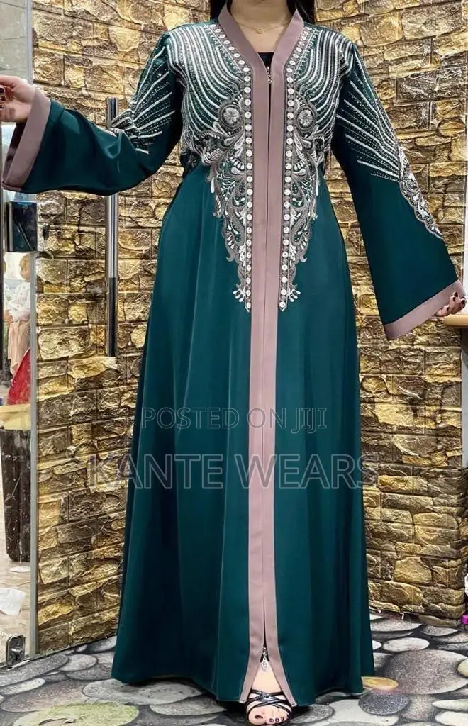 Luxury and Classic Dubai Abaya