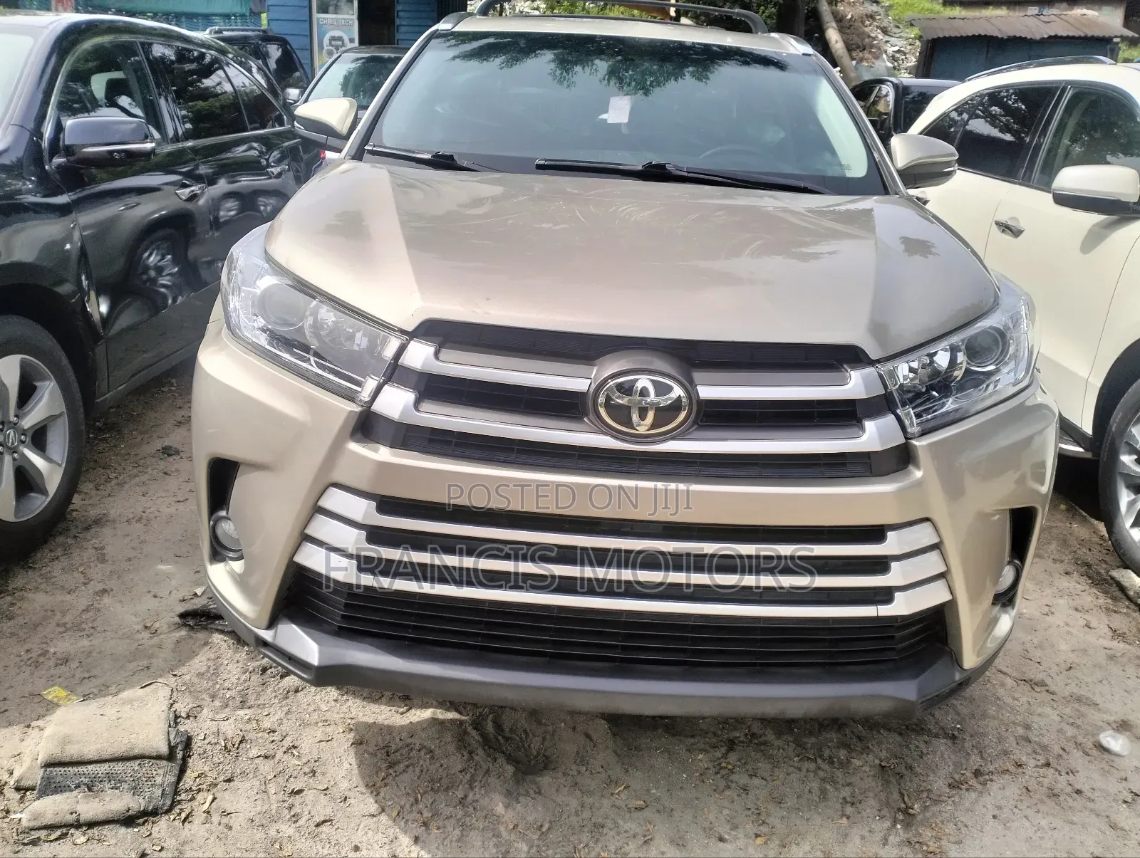 Toyota Highlander Limited Platinum 4dr SUV AWD (3.5L 6cyl 6A) 2015 Gold