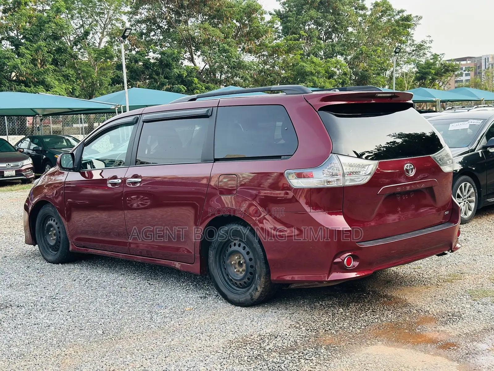 Toyota Sienna XLE 8 Passenger (3.5L 6cyl 6A) 2016 Red