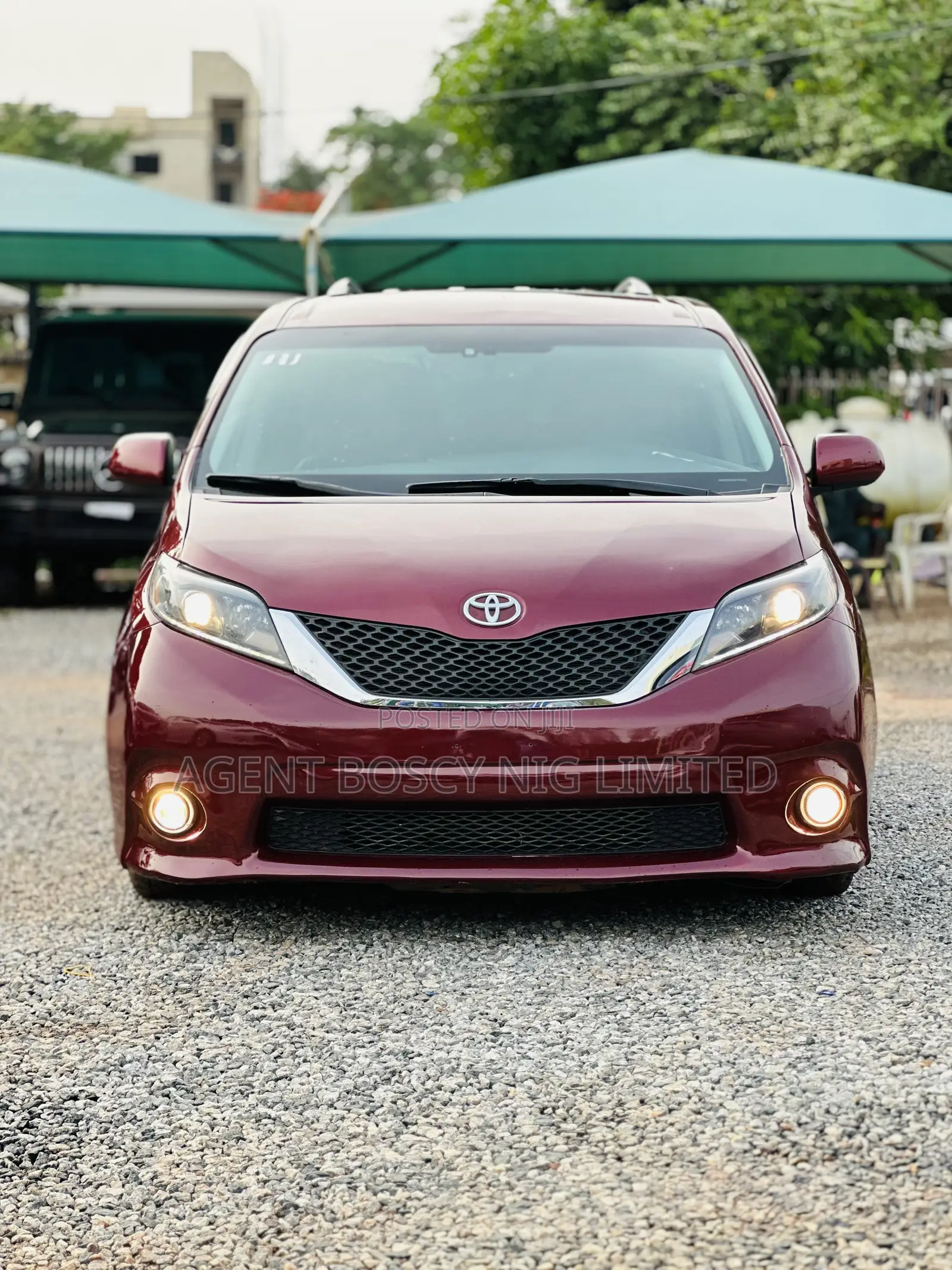 Toyota Sienna XLE 8 Passenger (3.5L 6cyl 6A) 2016 Red