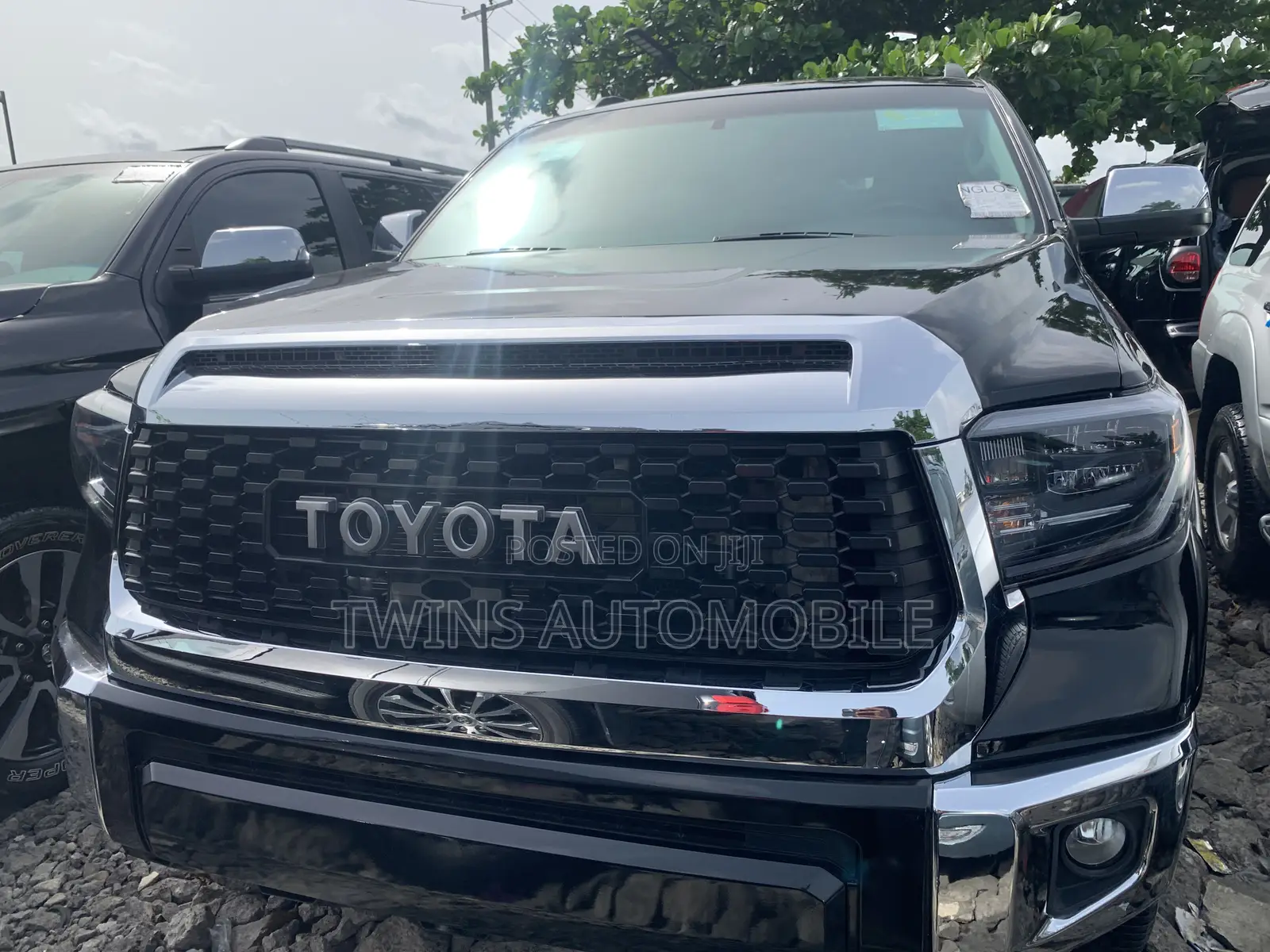 Toyota Sequoia Platinum 4dr SUV 4WD (5.7L 8cyl 6A) 2016 Black