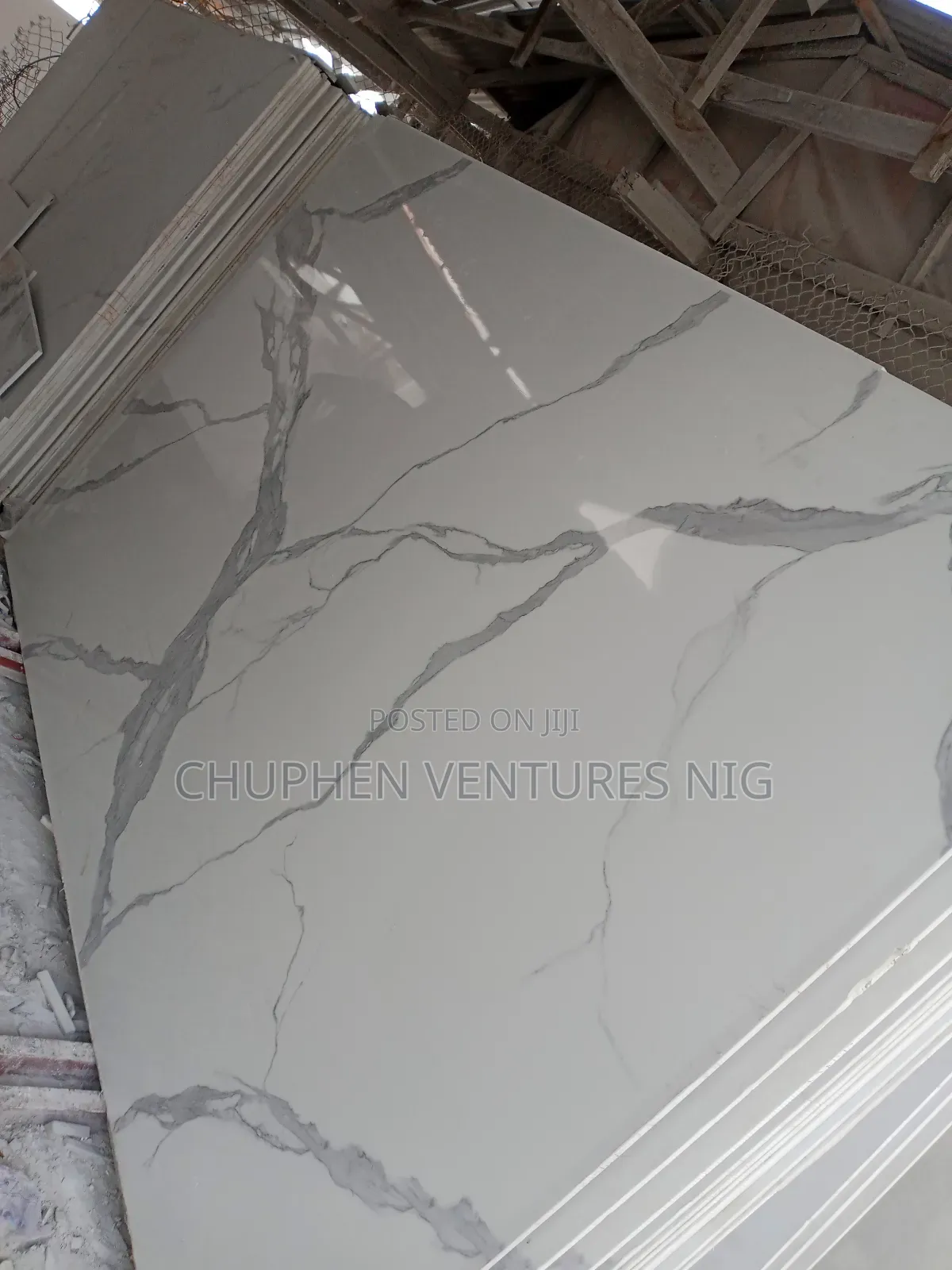 Carara White Wave Quartz
