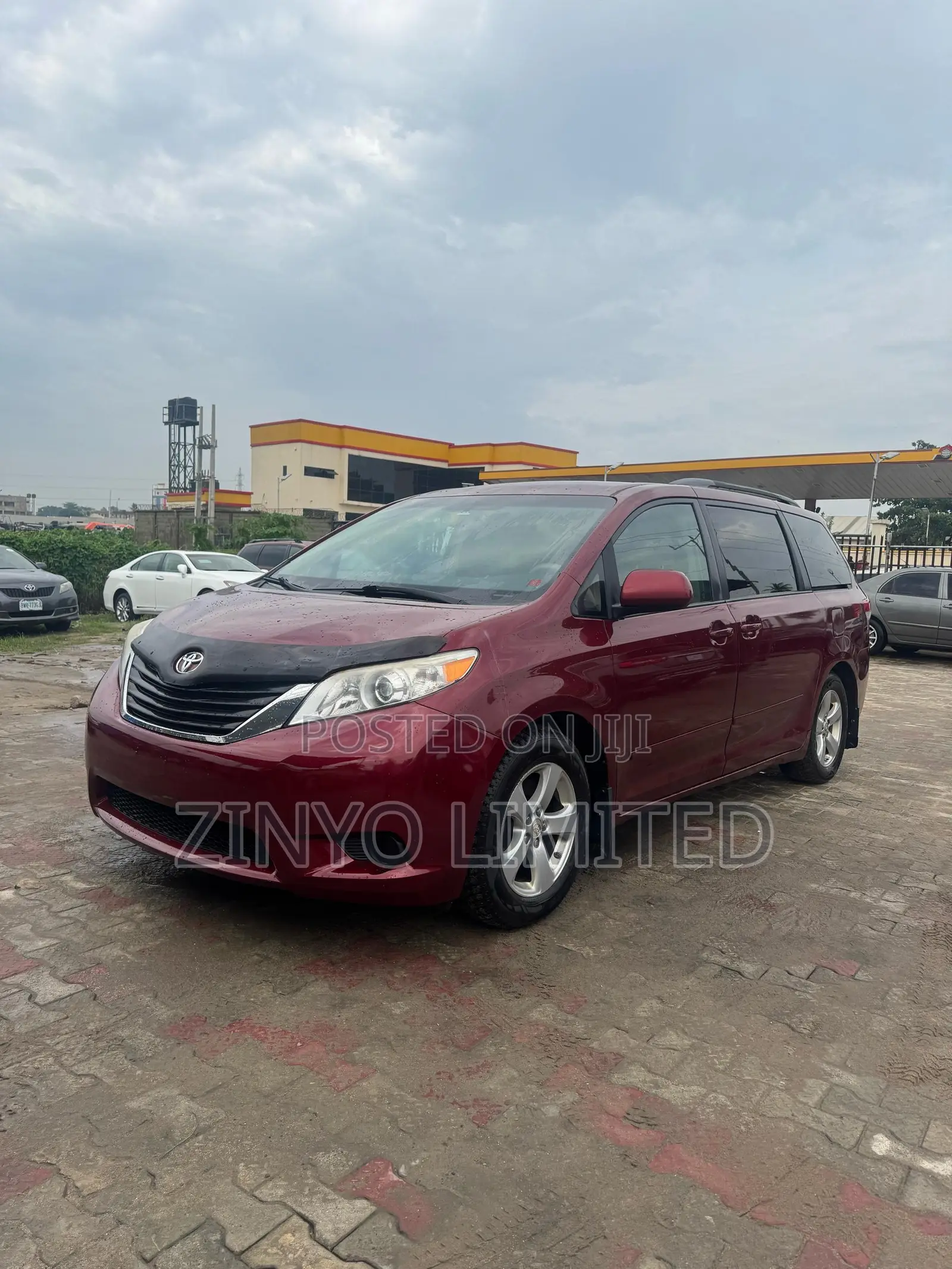 Toyota Sienna LE 7 Passenger 2011 Red