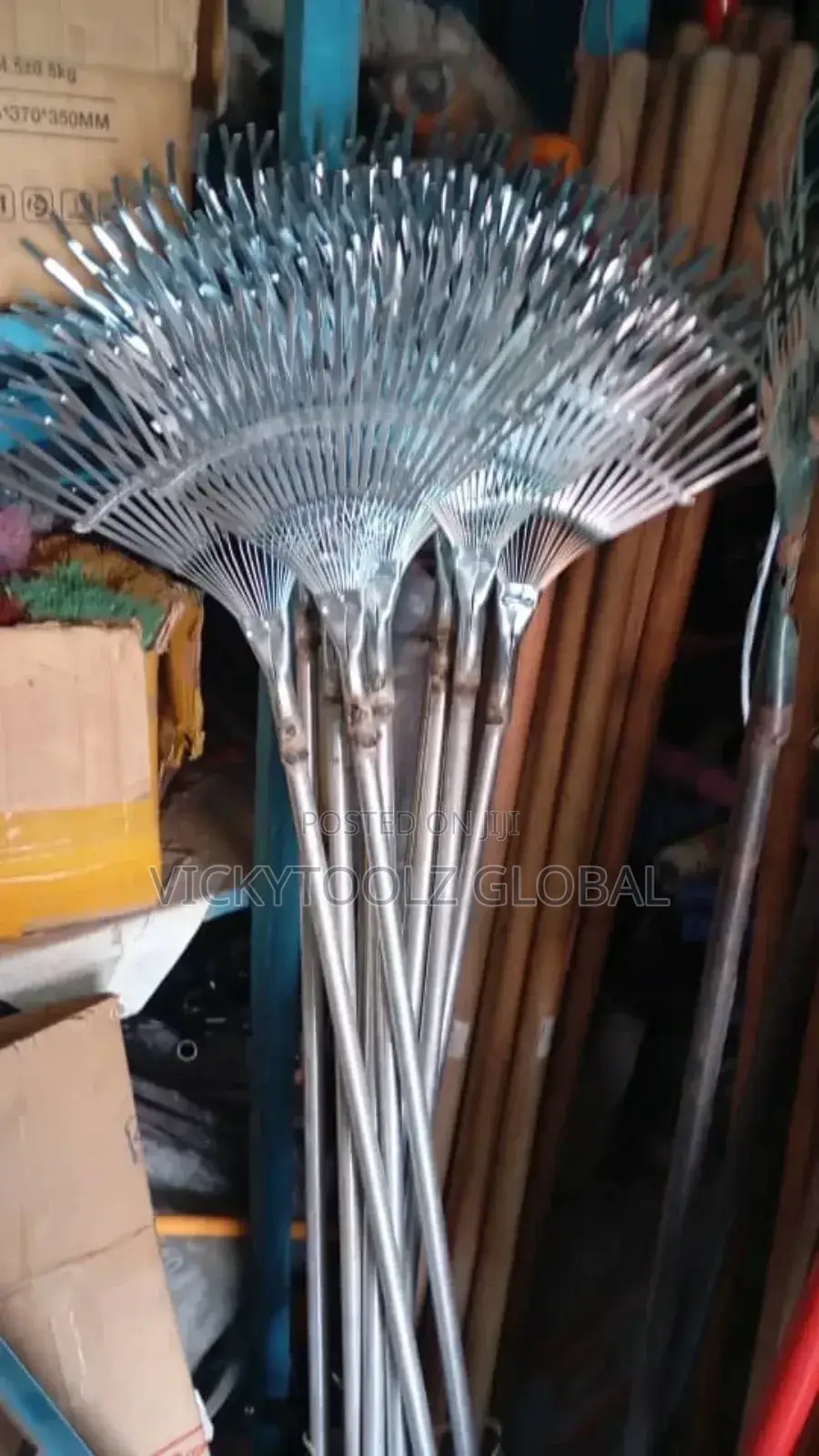 Fan Rake Long Handle