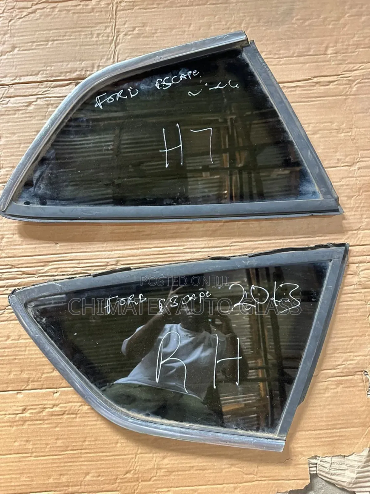Ford Escape 2015 Vent Glass We Deliver and Install