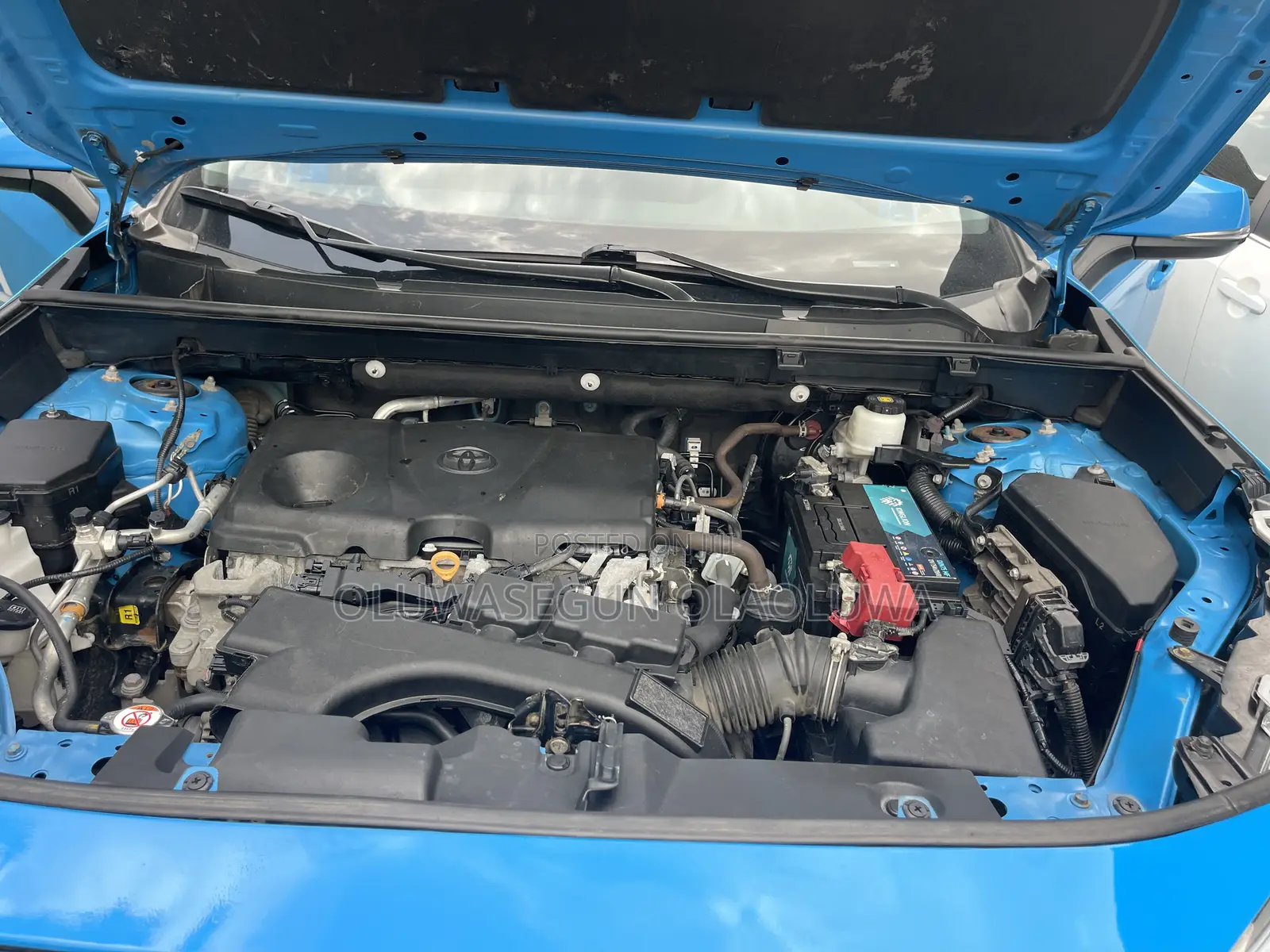Toyota RAV4 XLE 2022 Blue