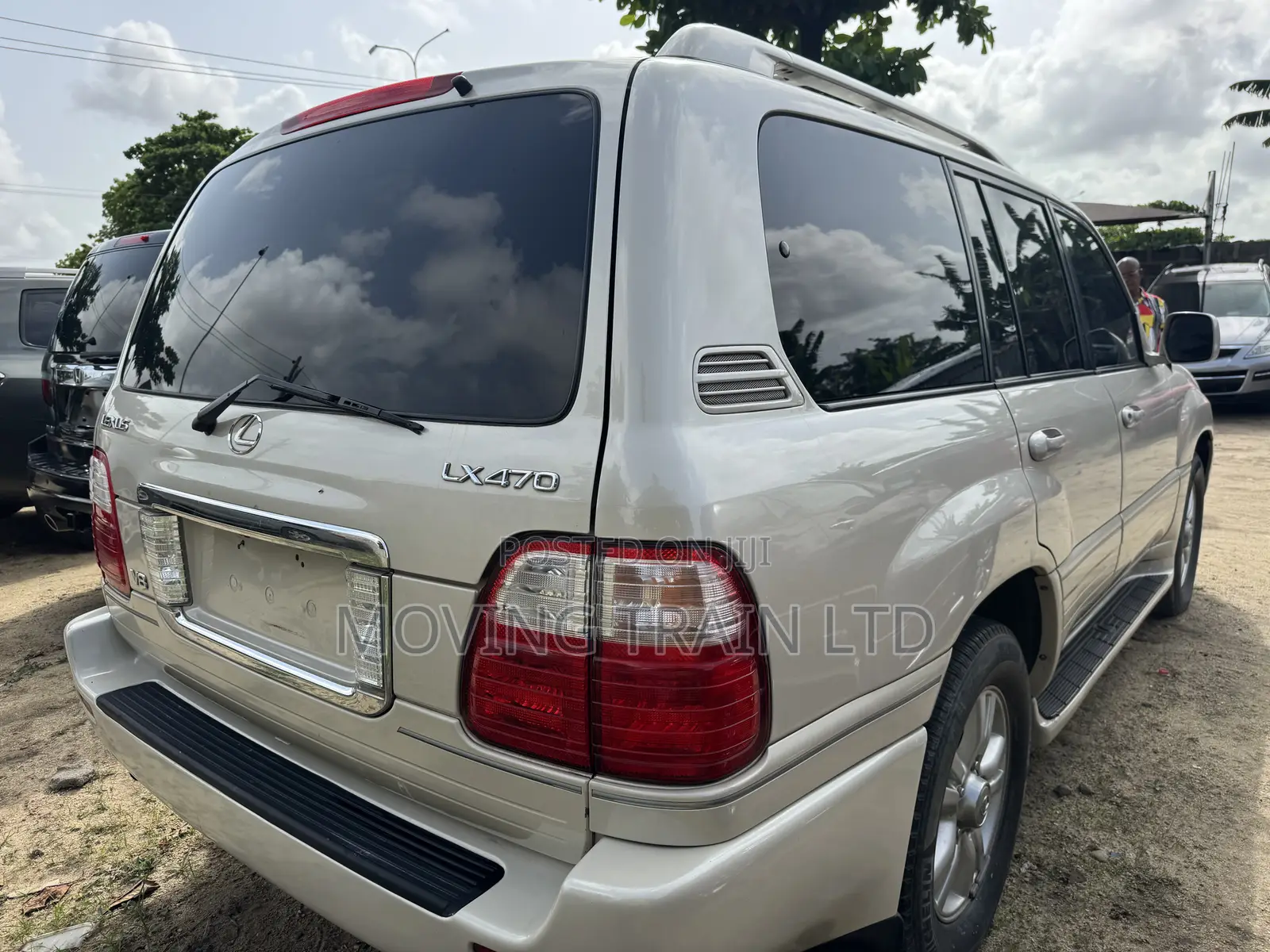 Lexus LX 470 Sport Utility 2006 Gold