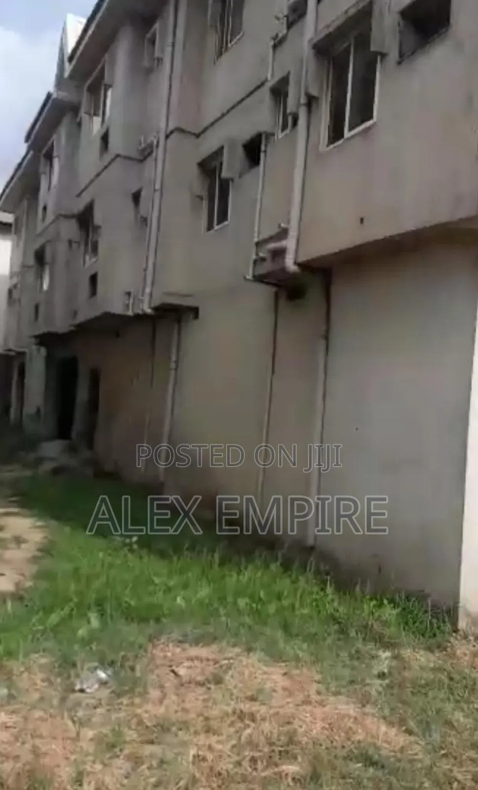 3bdrm Block of Flats in Trade Fair for sale