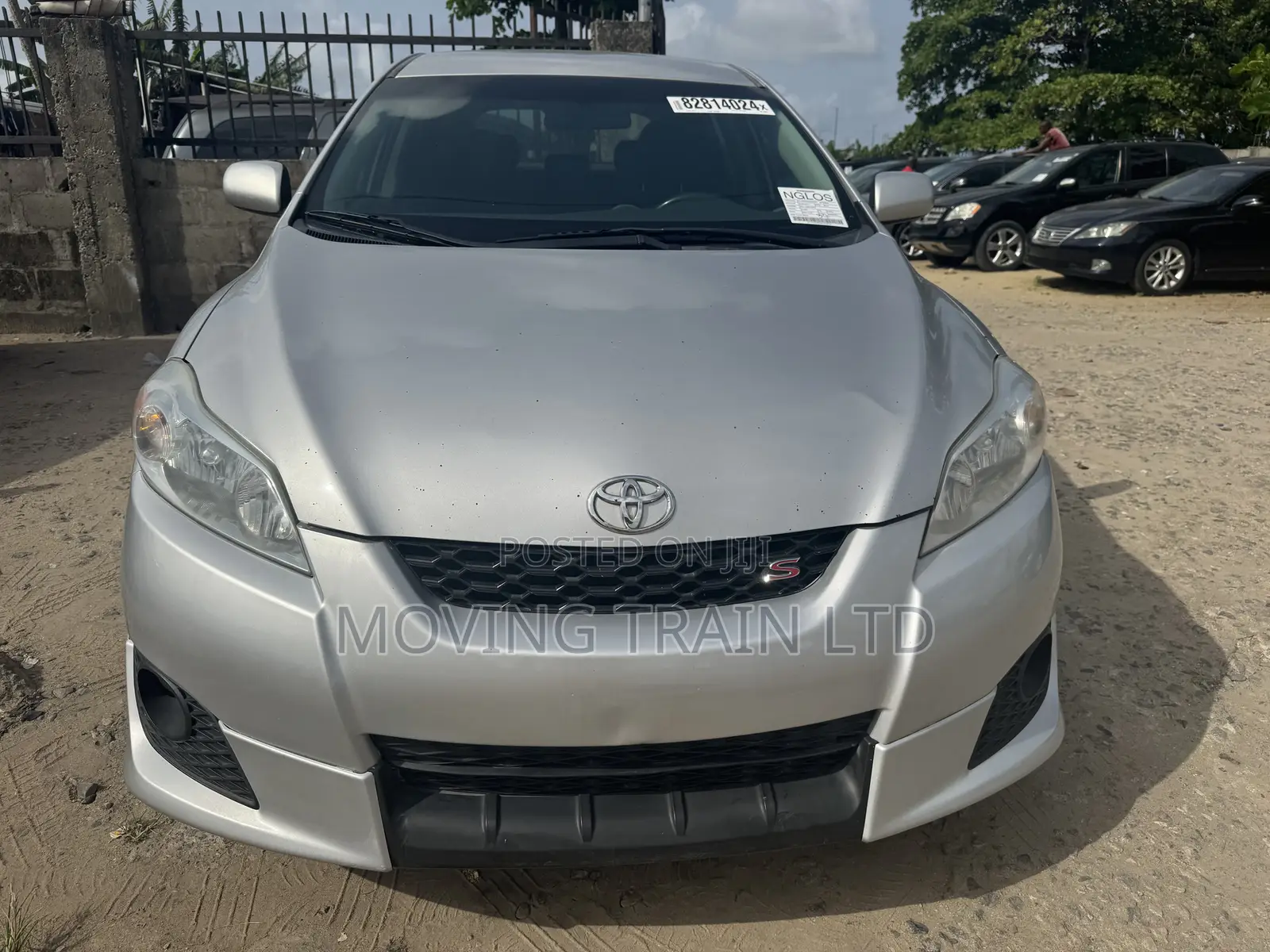 Toyota Matrix S Hatchback FWD (2.4L 4cyl 5A) 2010 Silver