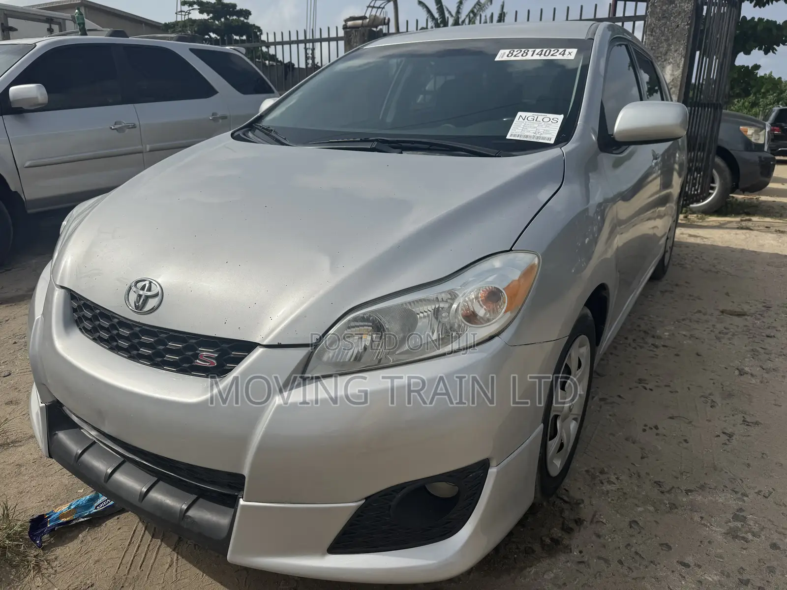 Toyota Matrix S Hatchback FWD (2.4L 4cyl 5A) 2010 Silver
