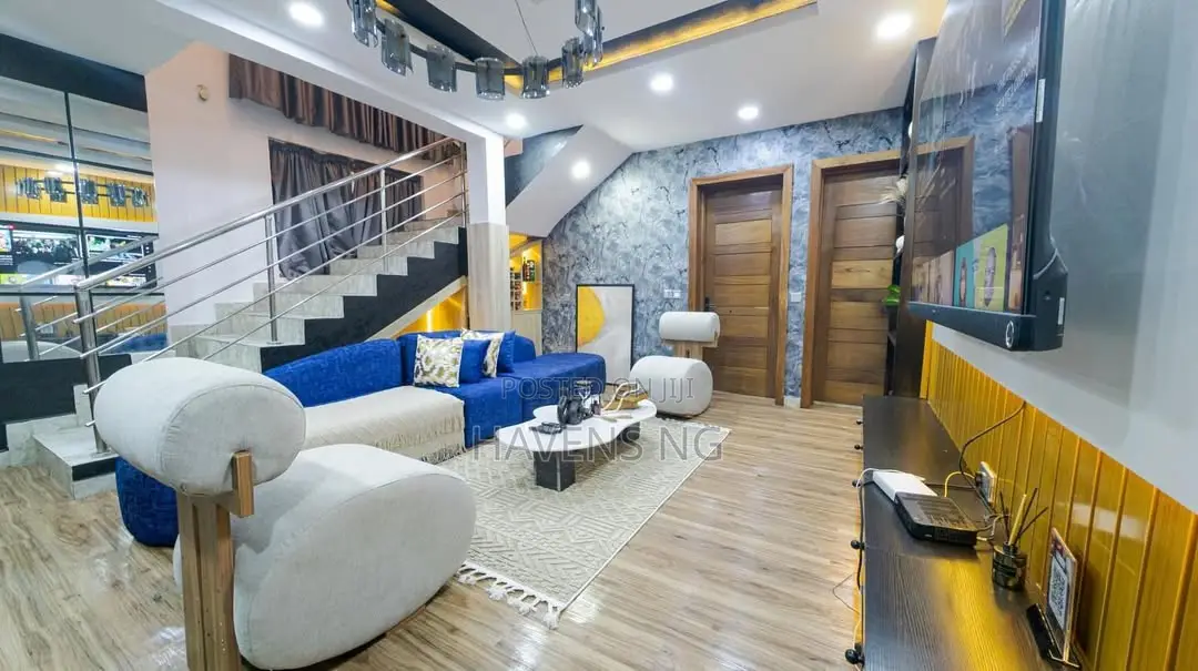 Luxury 2-Bedroom Duplex