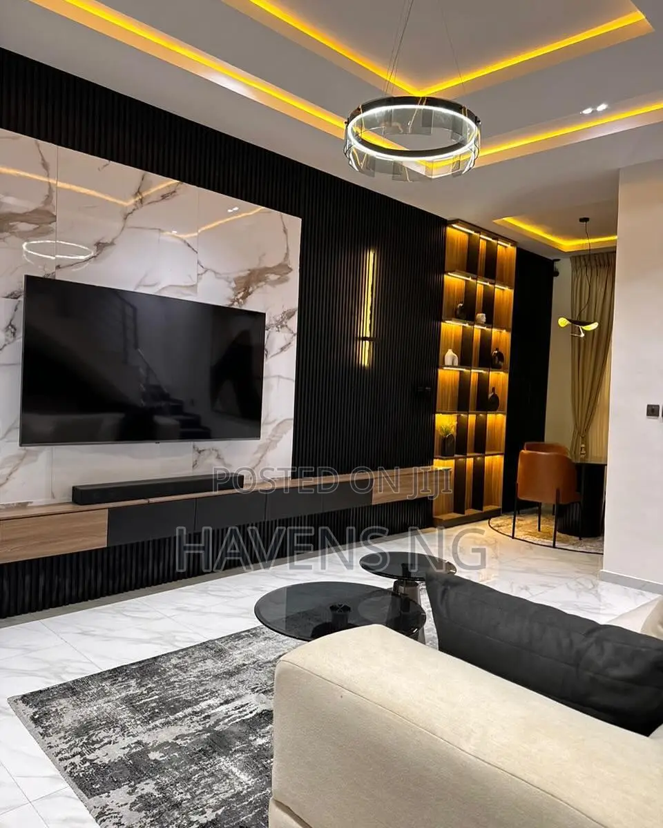Luxurious 2-Bedroom Duplex Apartment