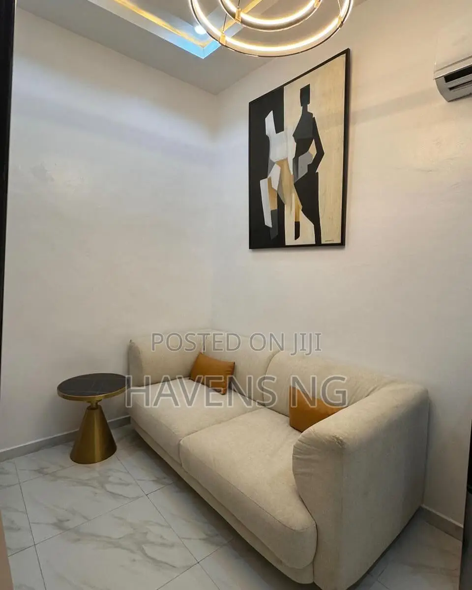 Luxurious 2-Bedroom Duplex Apartment