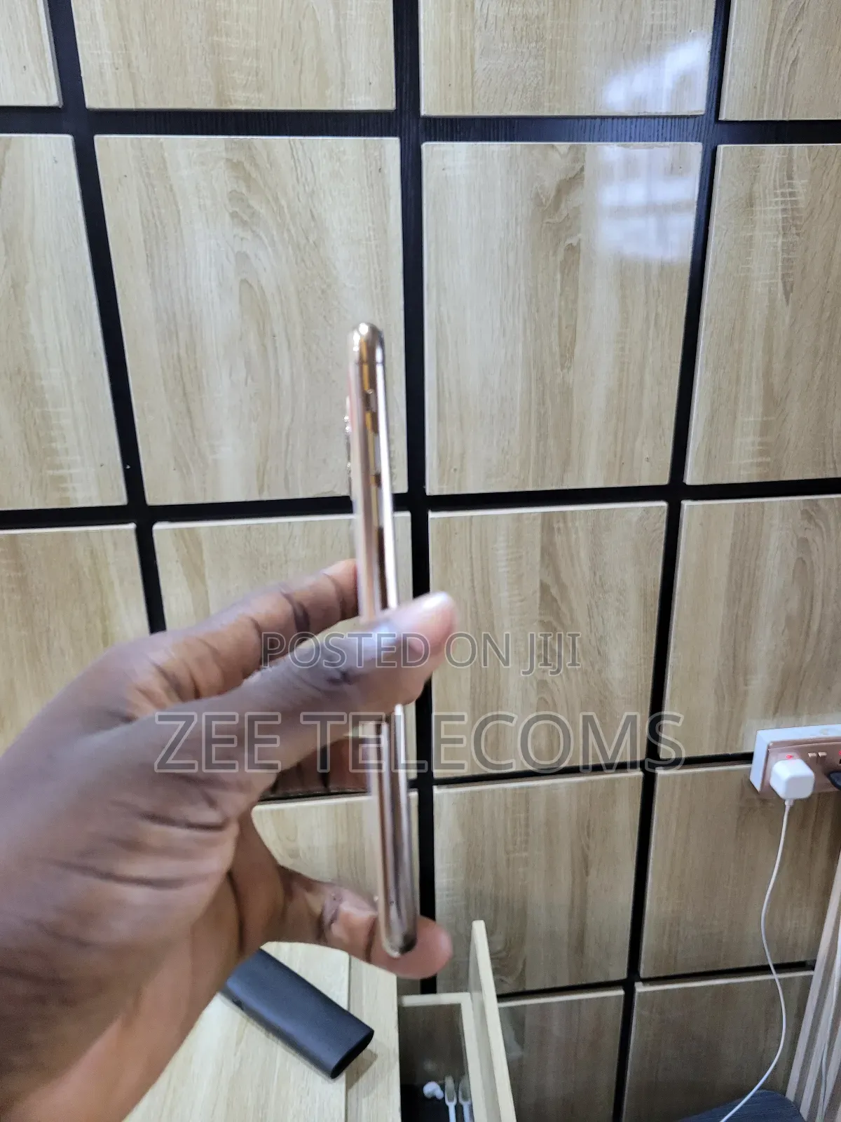 Apple iPhone 11 Pro Max 64 GB Gold