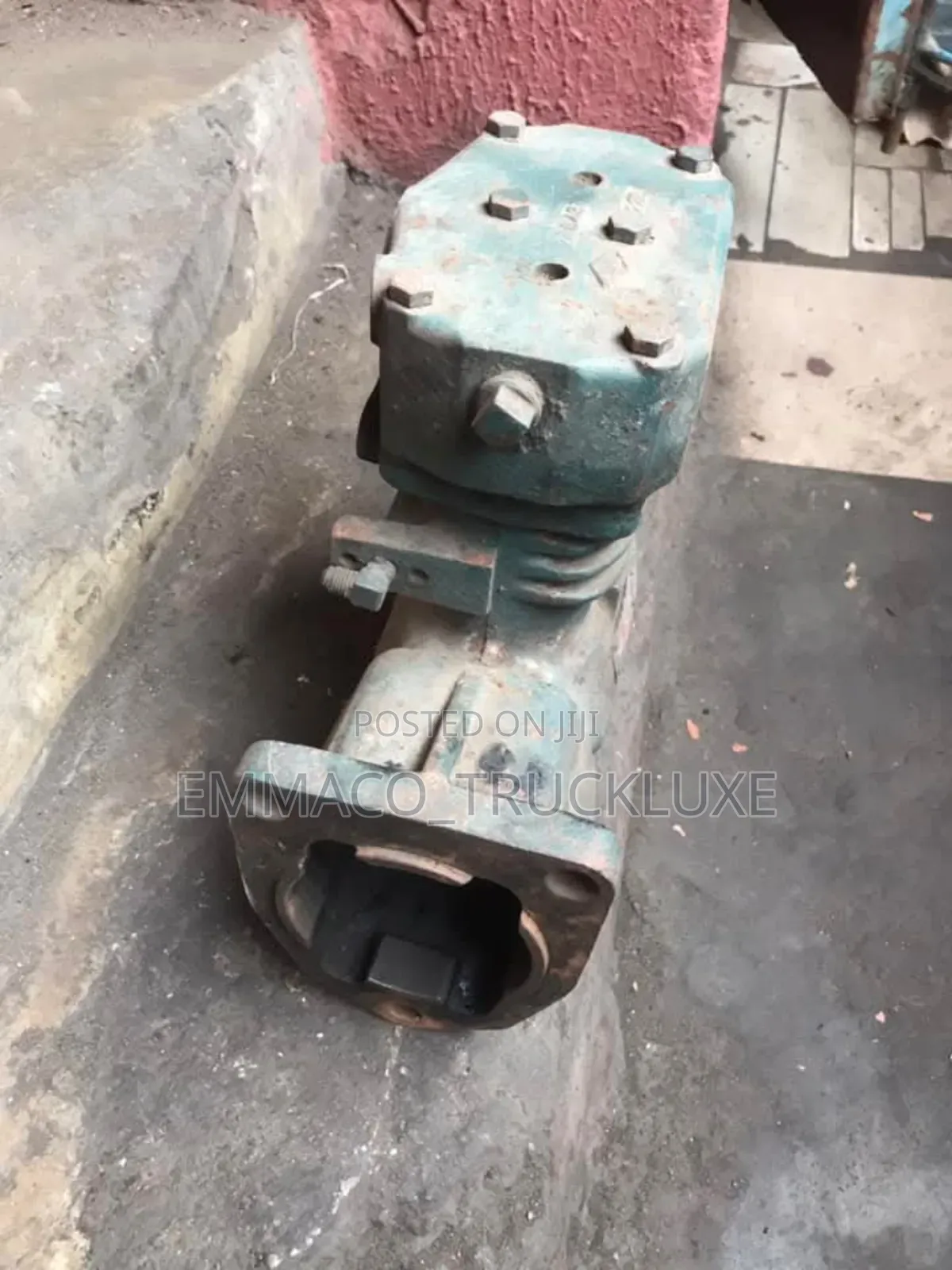 Air Compressor ( Mack )