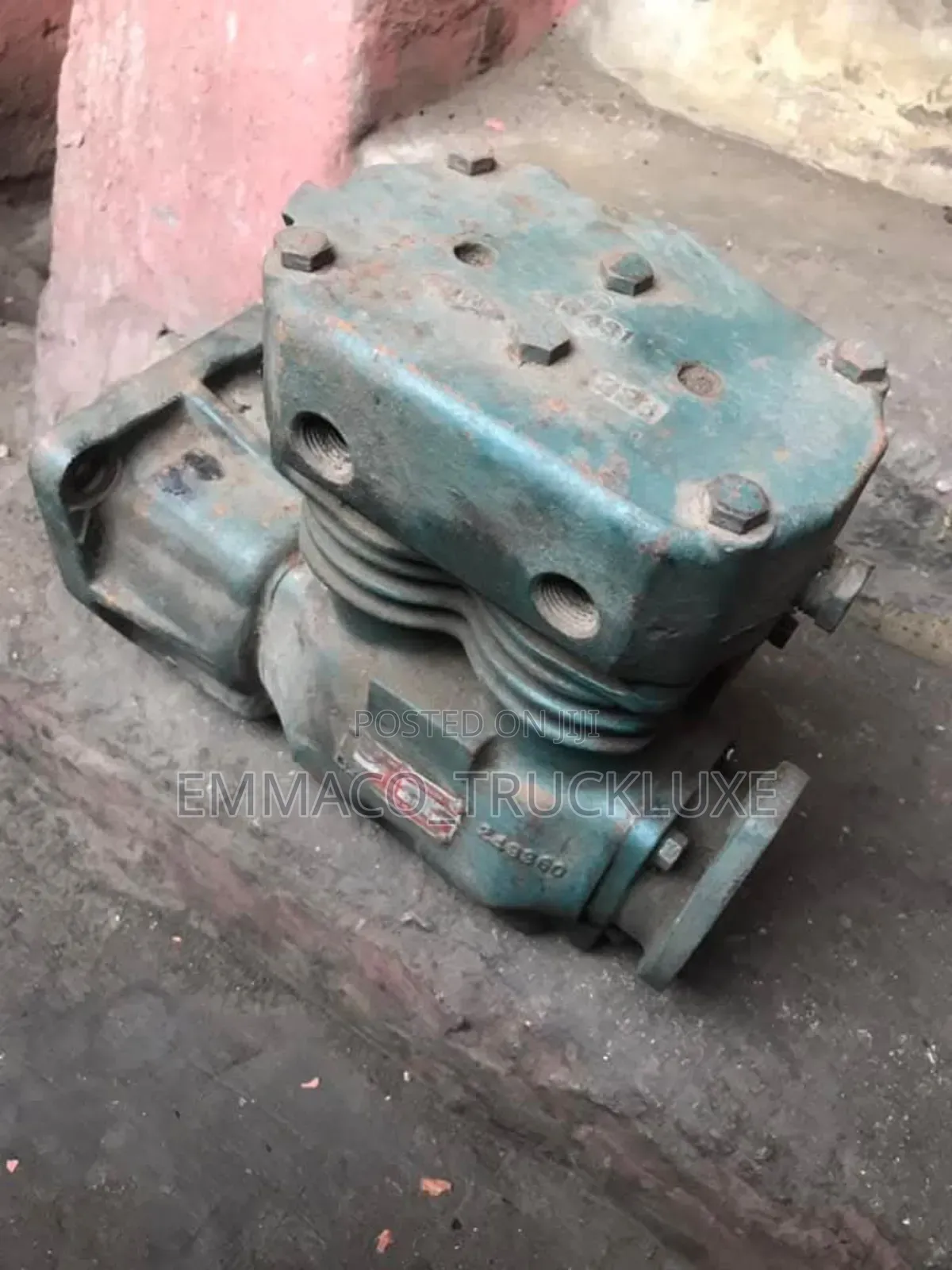 Air Compressor ( Mack )