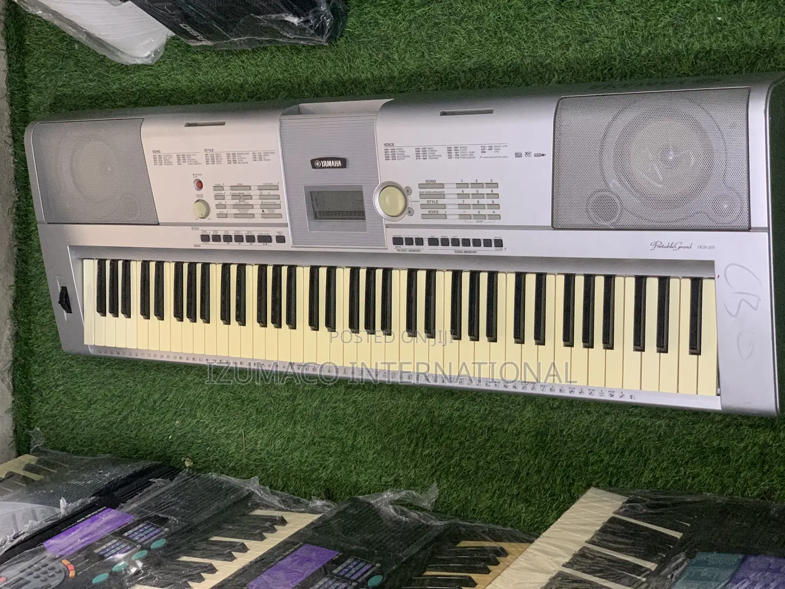 DGX-205 Durable Yamaha Keyboard With Pitch Bend