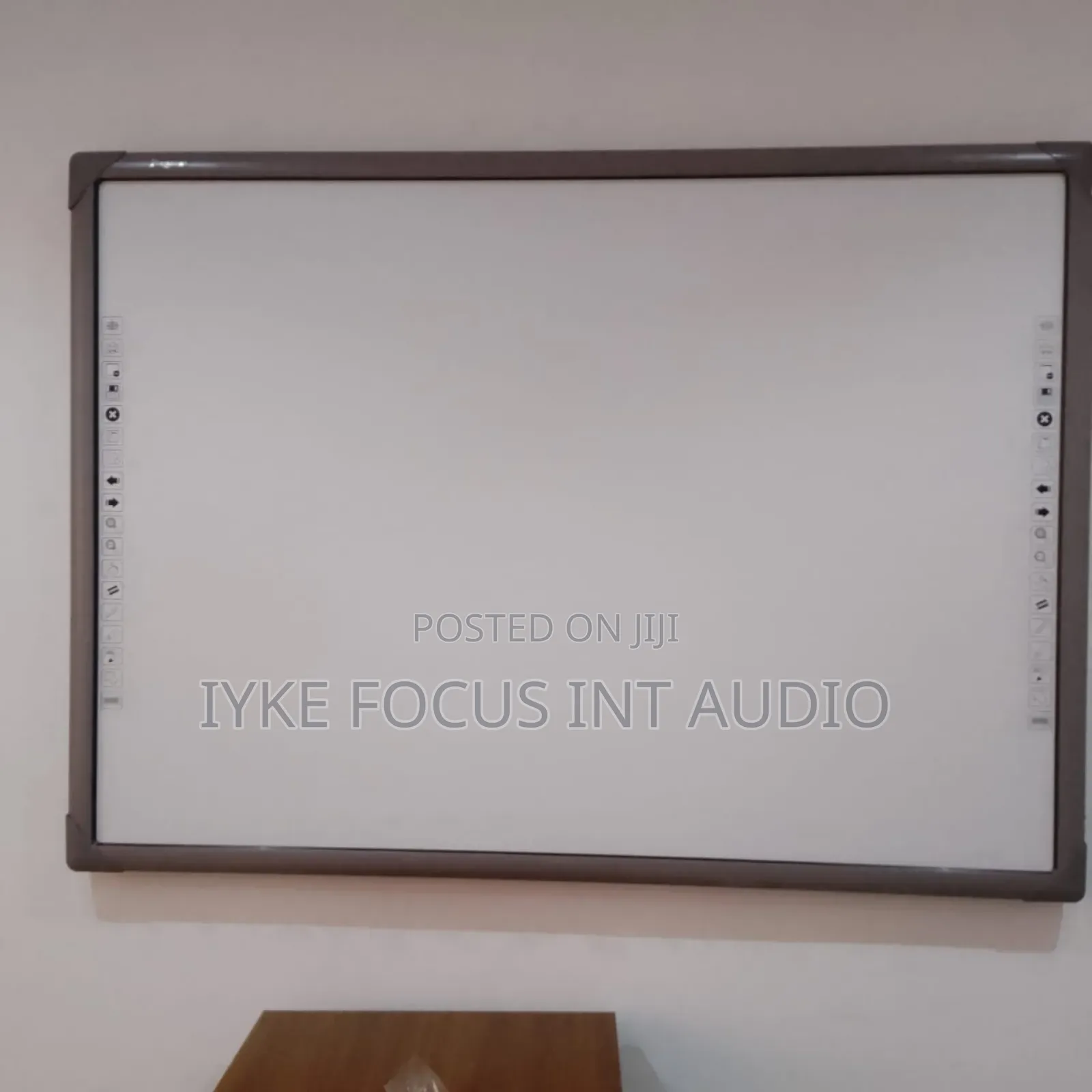 Interactive White Board 82 Inch Diagonal