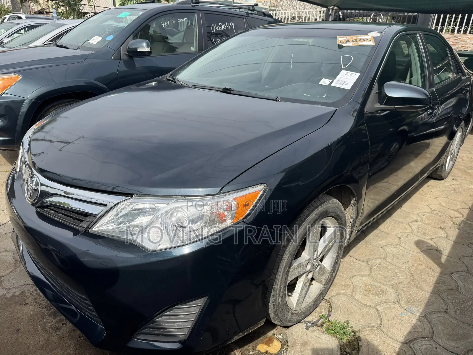 Toyota Camry LE 4dr Sedan w/Prod. End 11/13 (2.5L 4cyl 6A) 2014