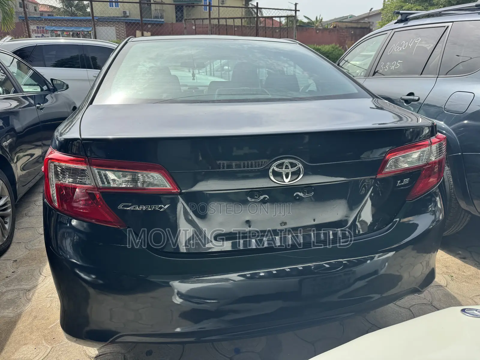 Toyota Camry LE 4dr Sedan w/Prod. End 11/13 (2.5L 4cyl 6A) 2014