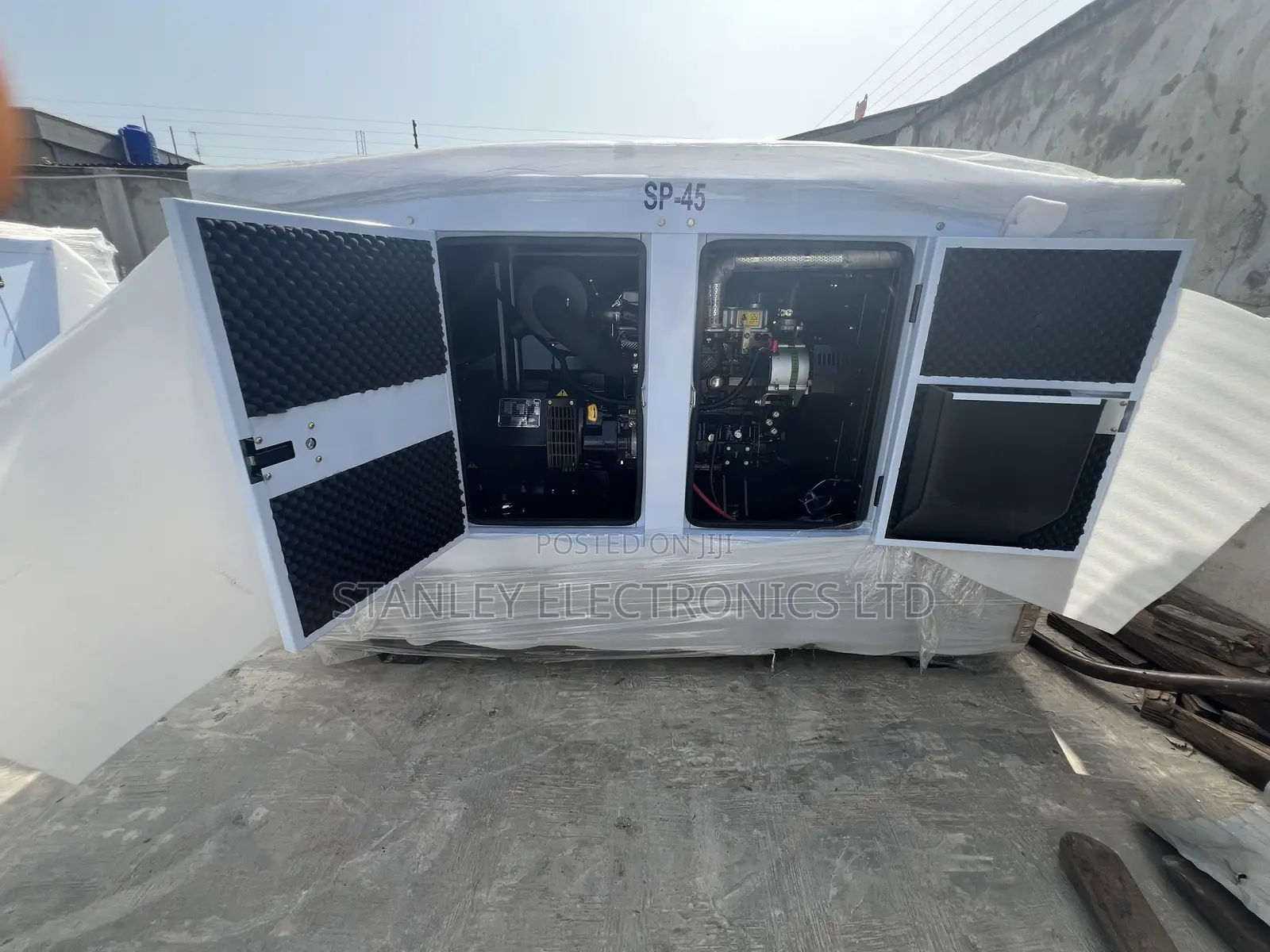 Super Strong 45kva Perkins Soundproof Generator Diesel Engin