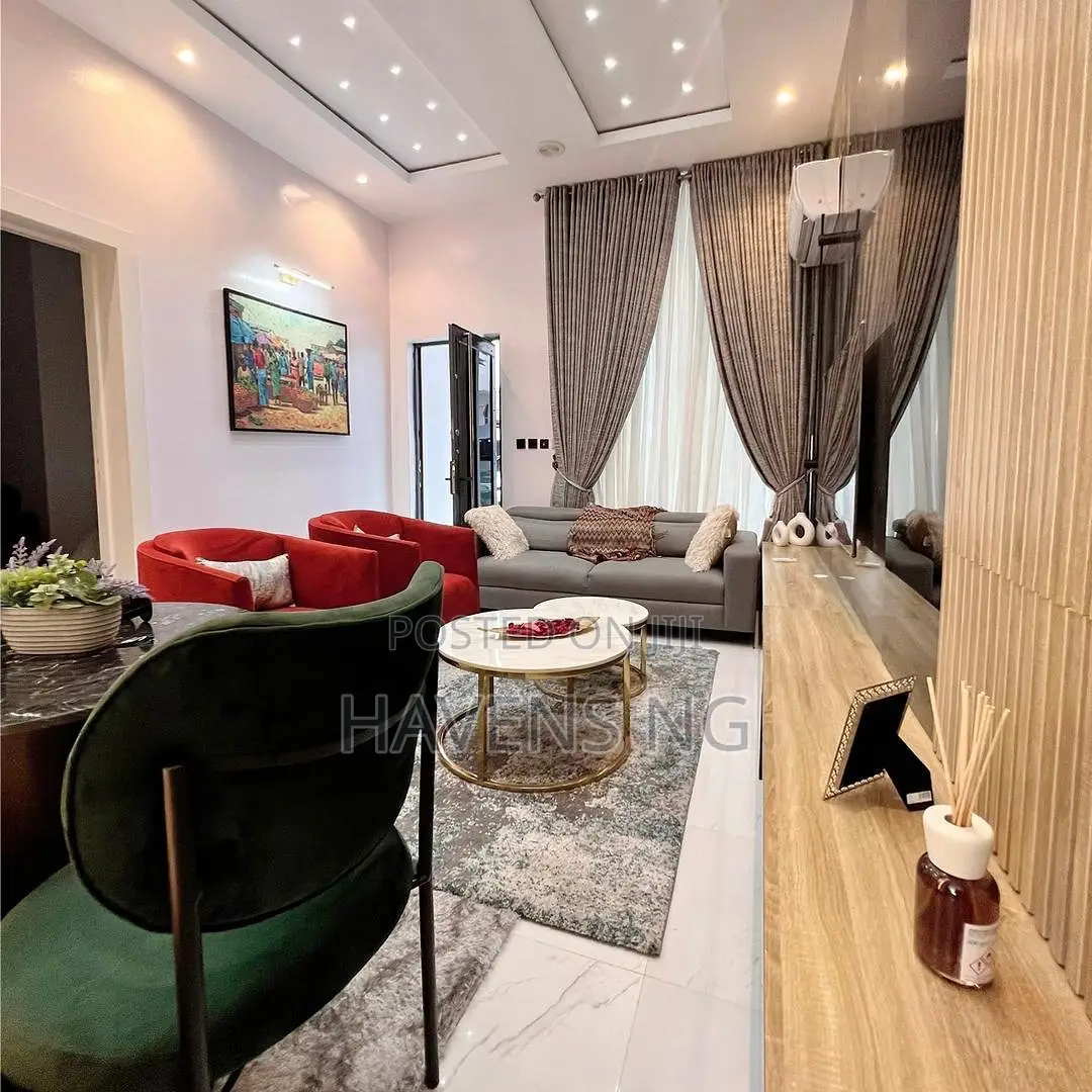 Modern 2-Bedroom Apartment in Ikate | Short Long Stay