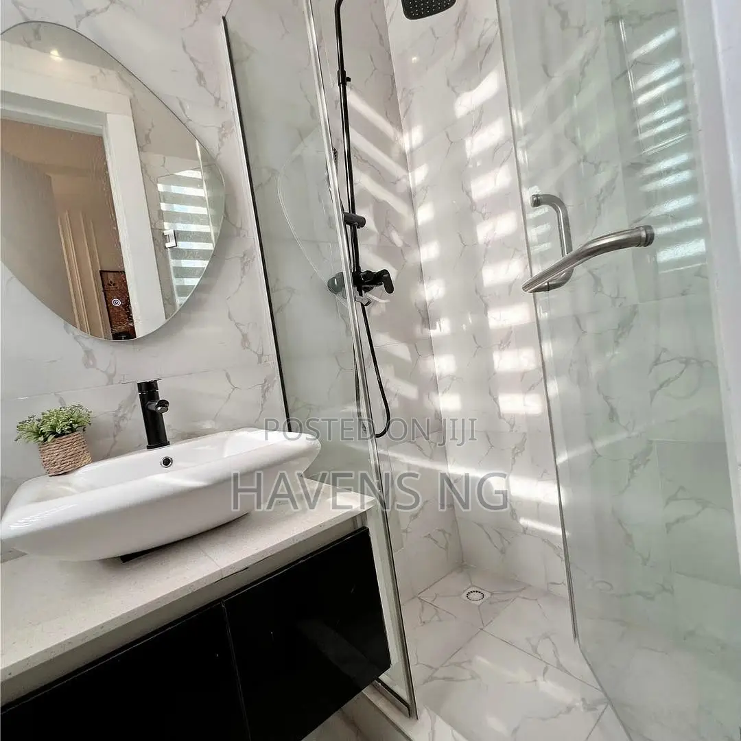 Modern 2-Bedroom Apartment in Ikate | Short Long Stay