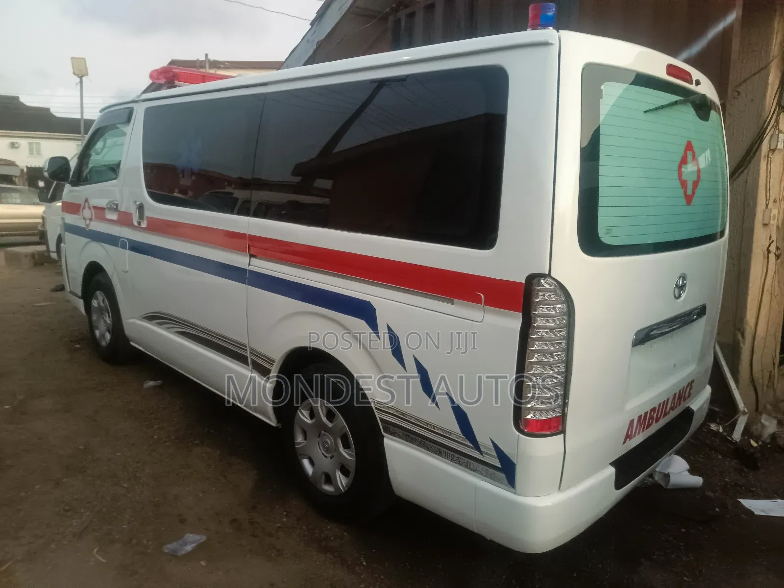 Toyota HiAce 2014 White