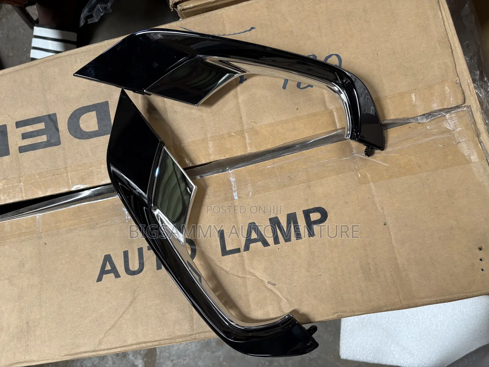 Lexus Lx 600 Foglamp / Fog Light Cover