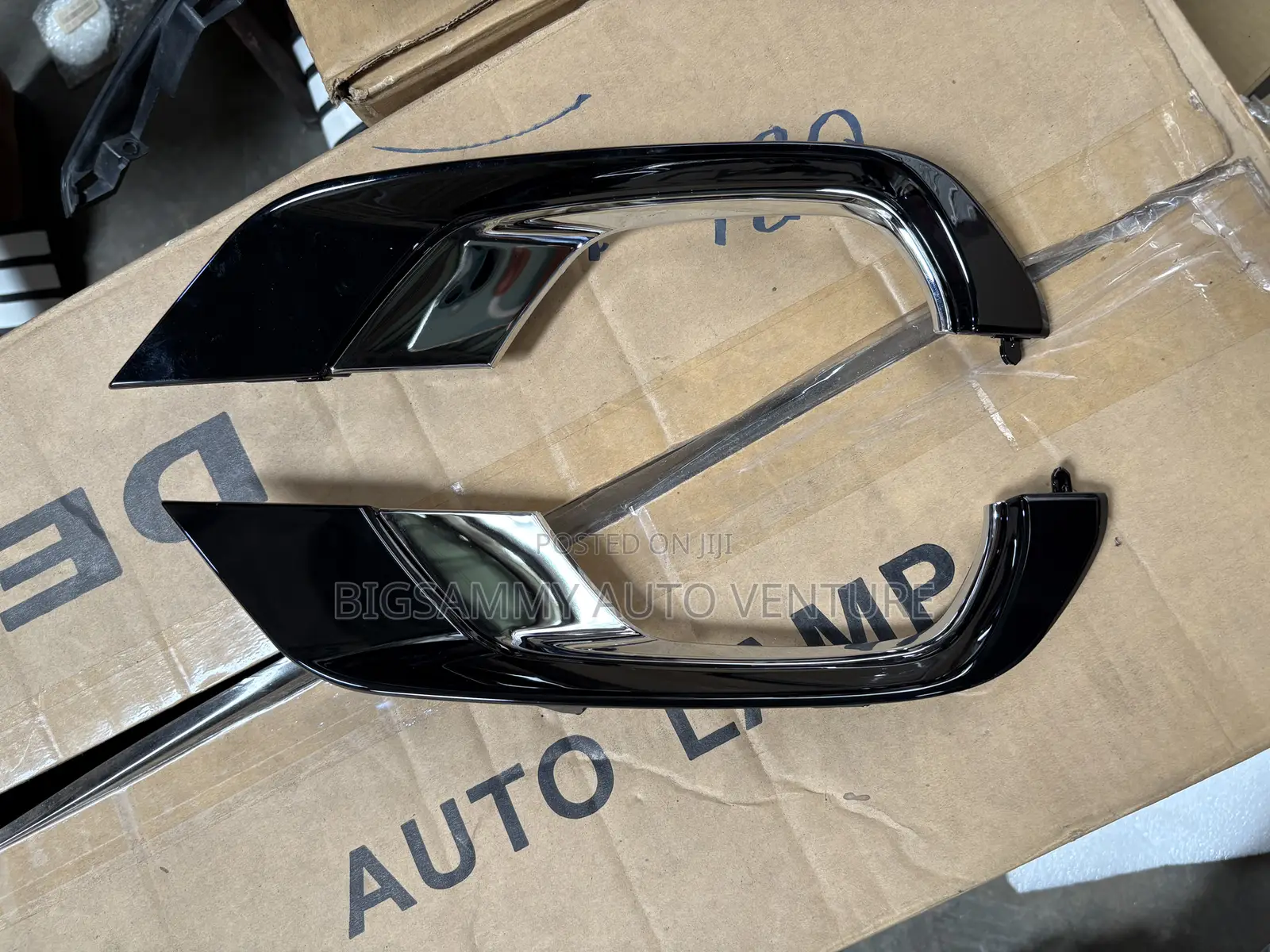 Lexus Lx 600 Foglamp / Fog Light Cover