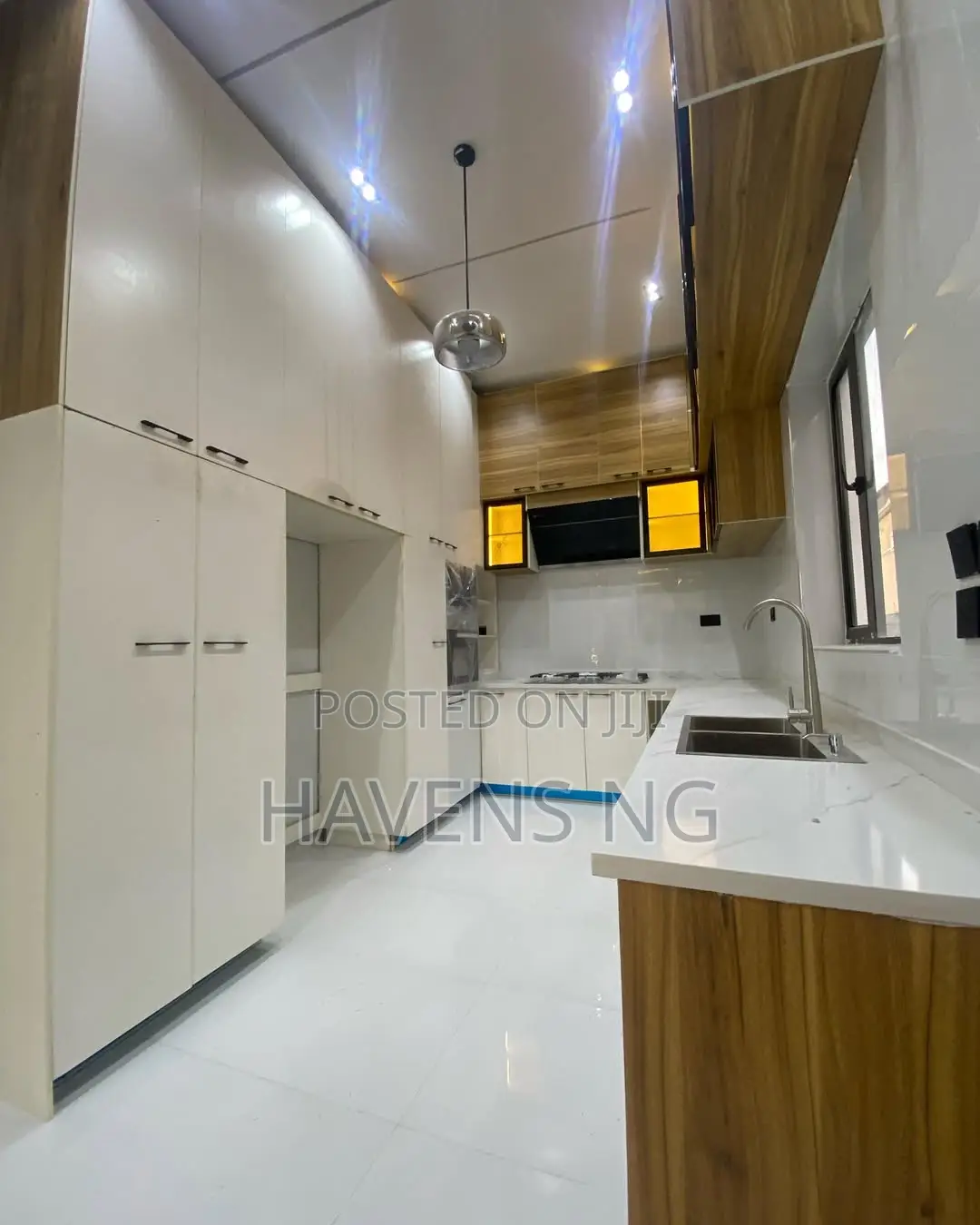4bdrm Duplex in Ikota for sale