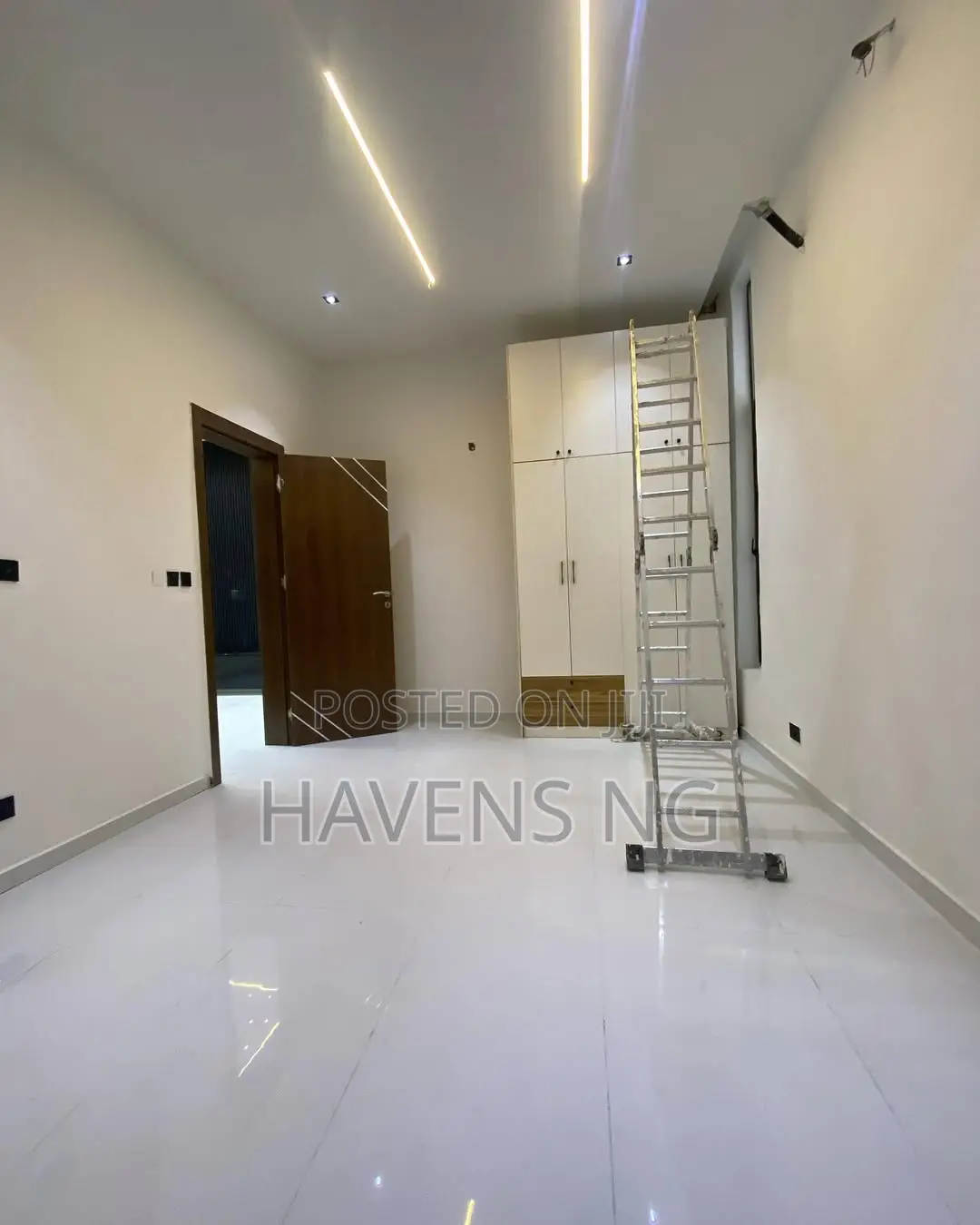 4bdrm Duplex in Ikota for sale