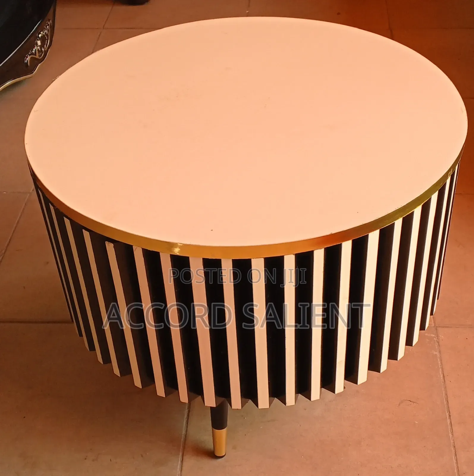 Top Notch Center Table With Drawer