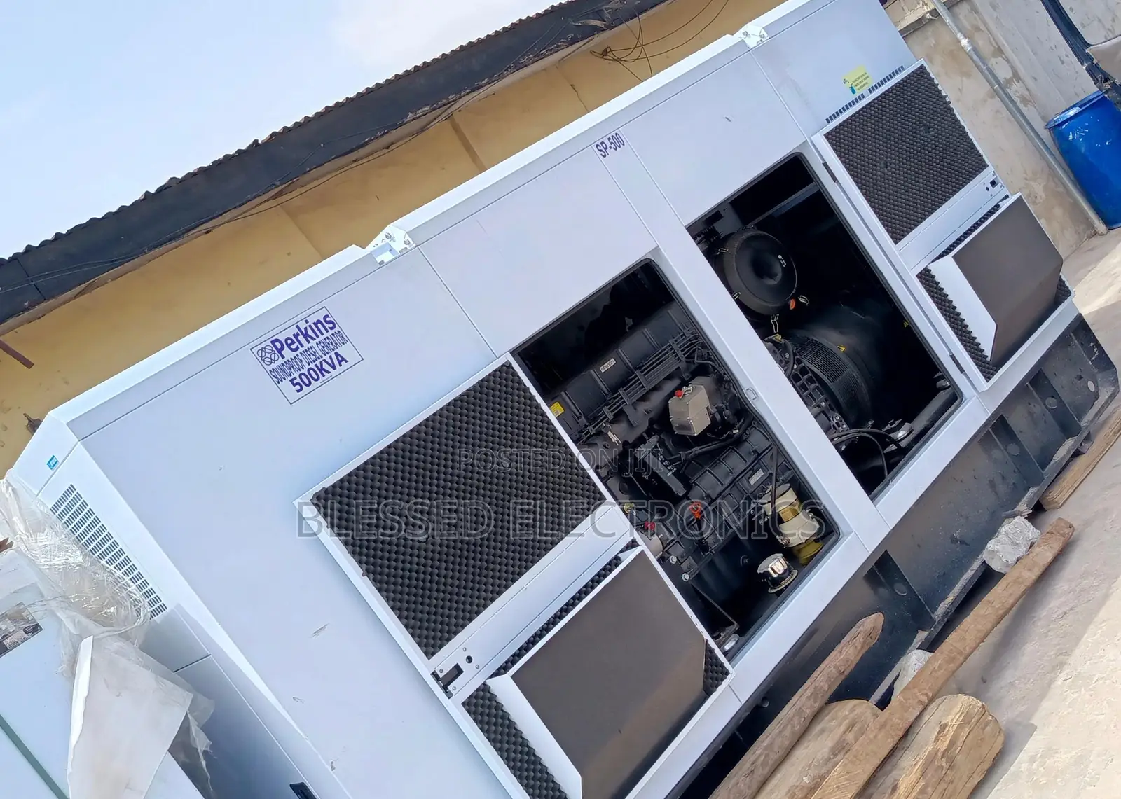 Perkins 500kva Diesel Soundproof Generator 100% Original