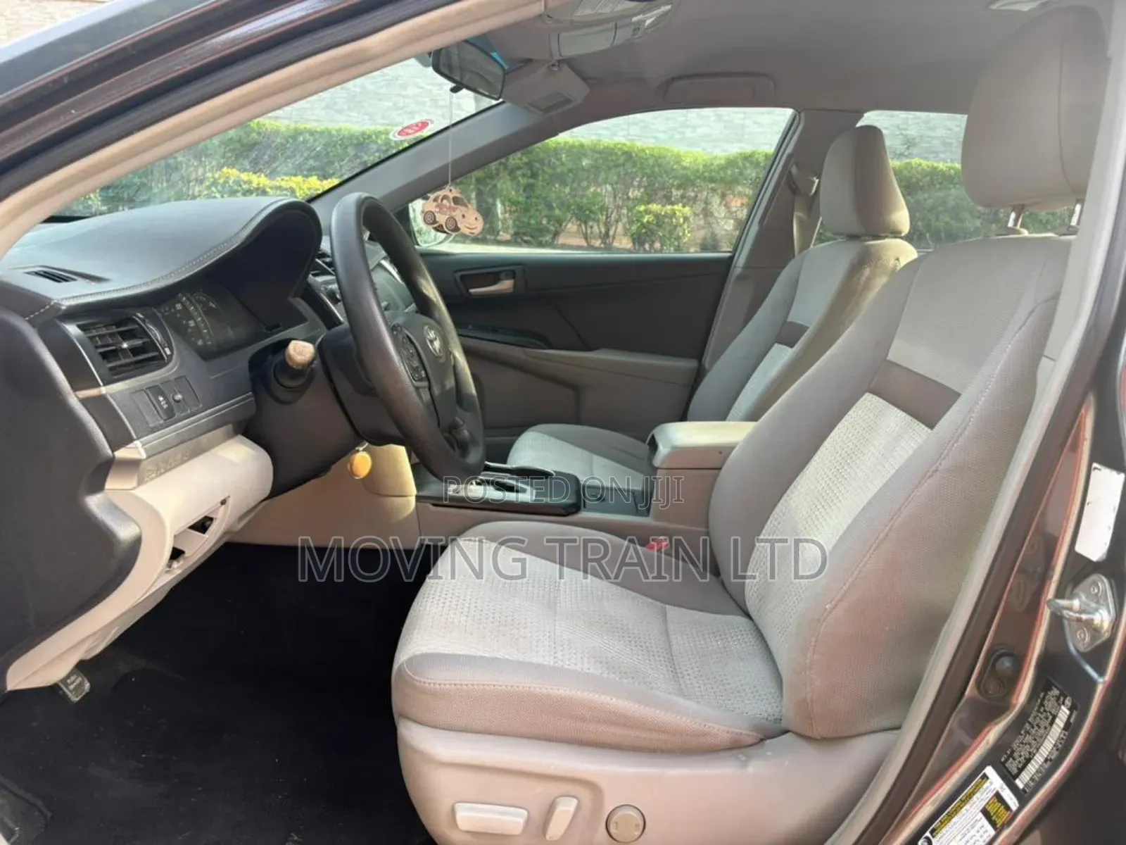 Toyota Camry LE 4dr Sedan (2.5L 4cyl 6A) 2013 Gray