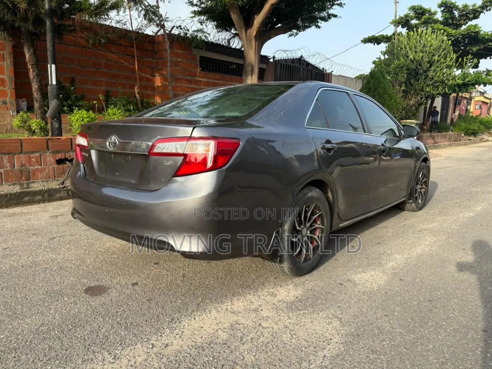 Toyota Camry LE 4dr Sedan (2.5L 4cyl 6A) 2013 Gray