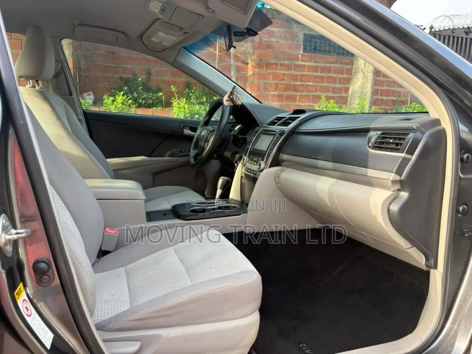 Toyota Camry LE 4dr Sedan (2.5L 4cyl 6A) 2013 Gray