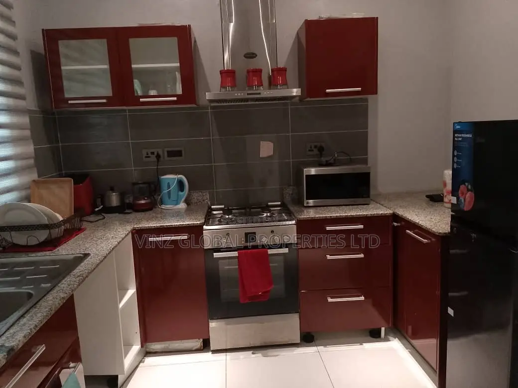 Lovely 2 Bedroom Duplex With a Tennis Court