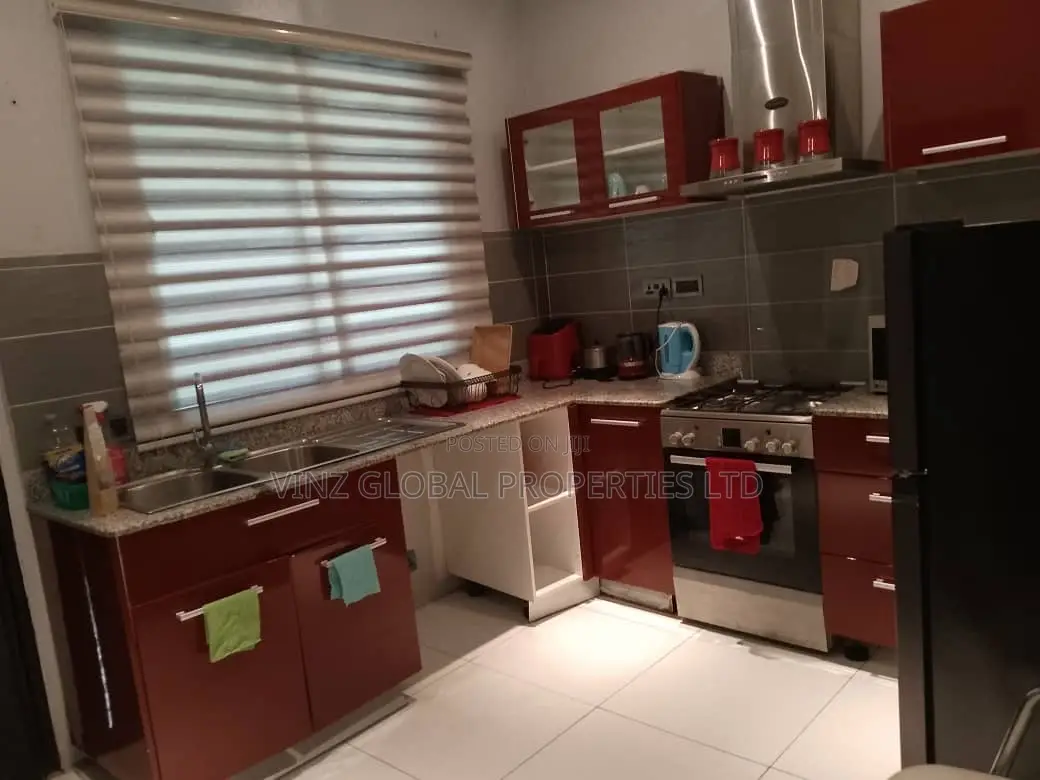 Lovely 2 Bedroom Duplex With a Tennis Court