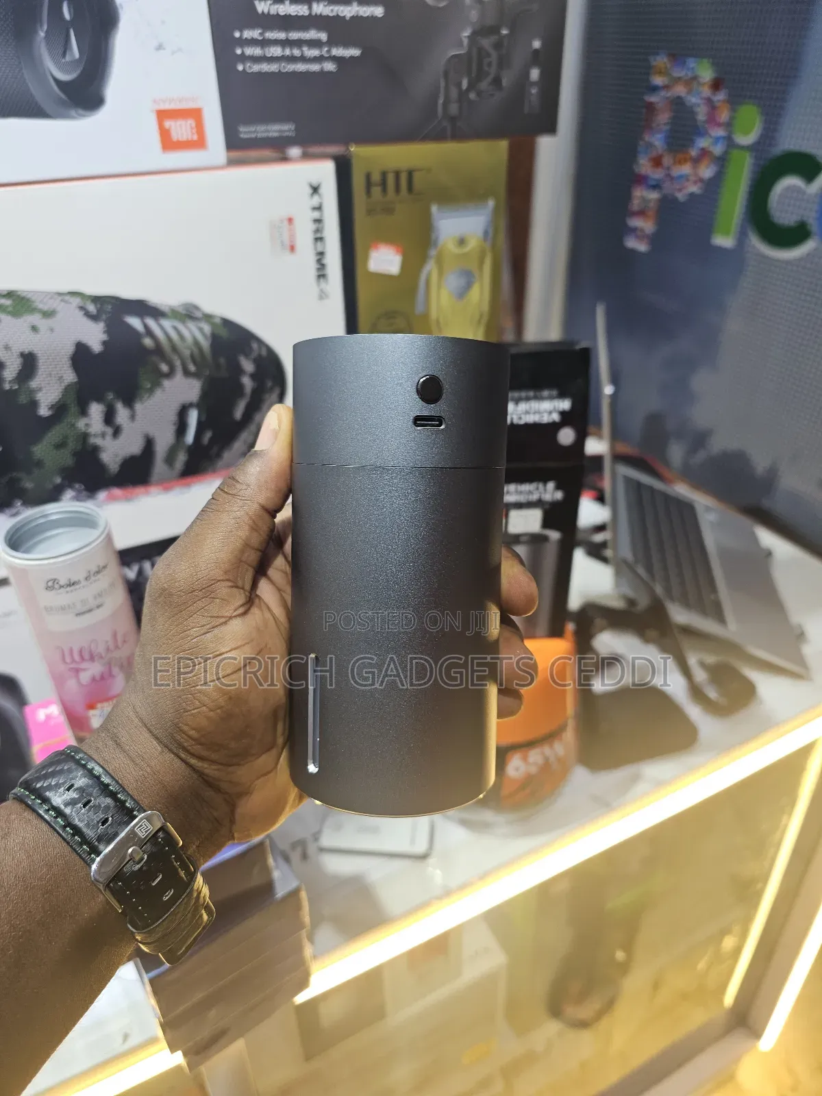 Vehicle Humidifier and Diffuser of Sweet Fragrance
