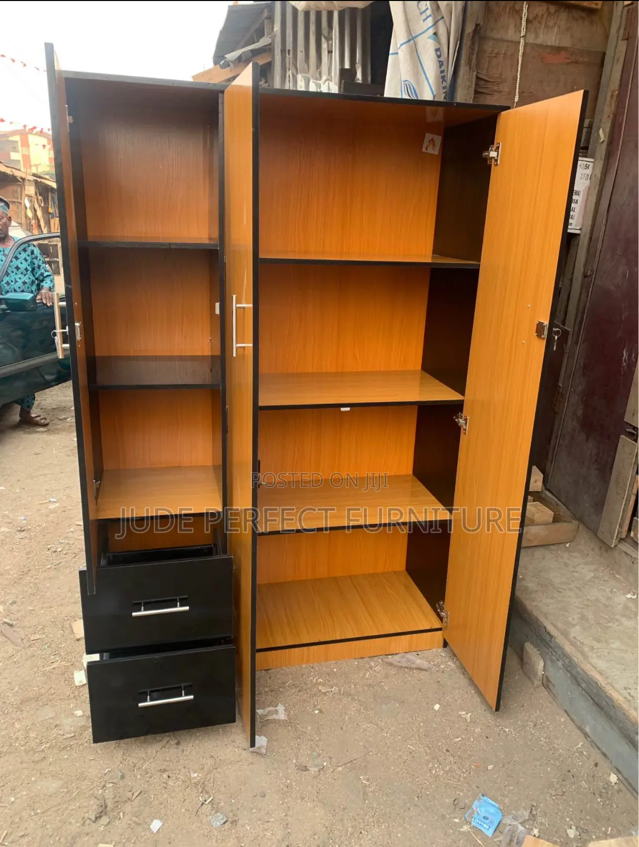 High Quality 3 Door Wardrobe